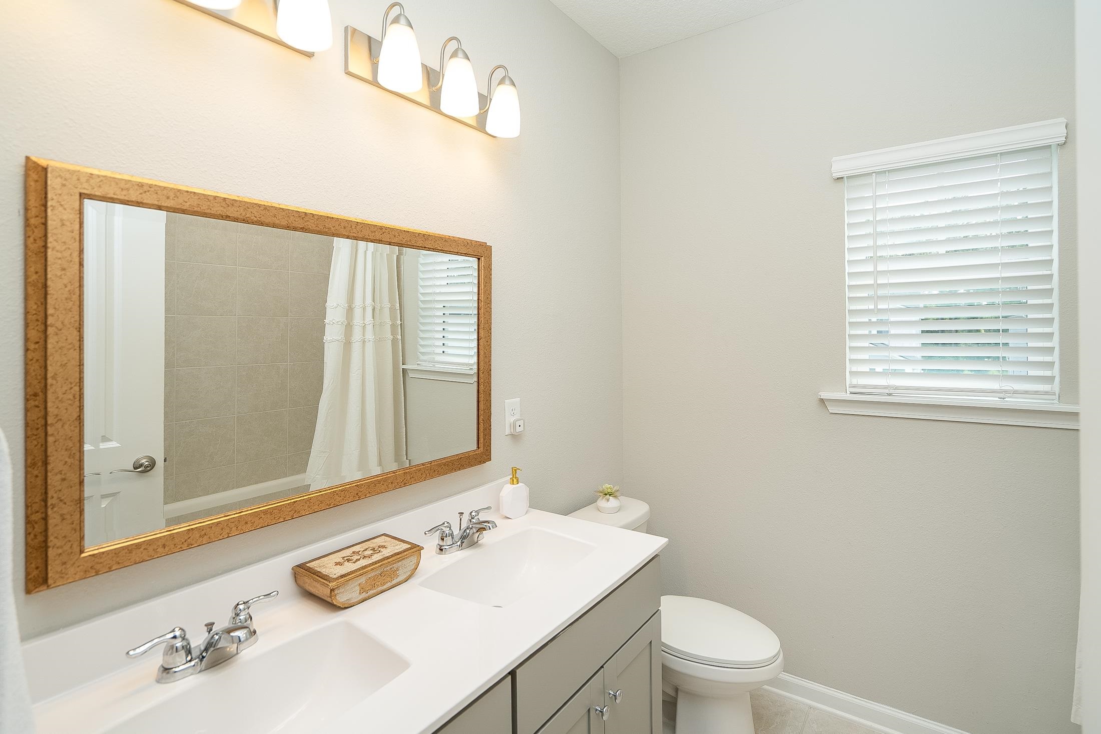 Image 61 of 90 For 685 Watervale Dr