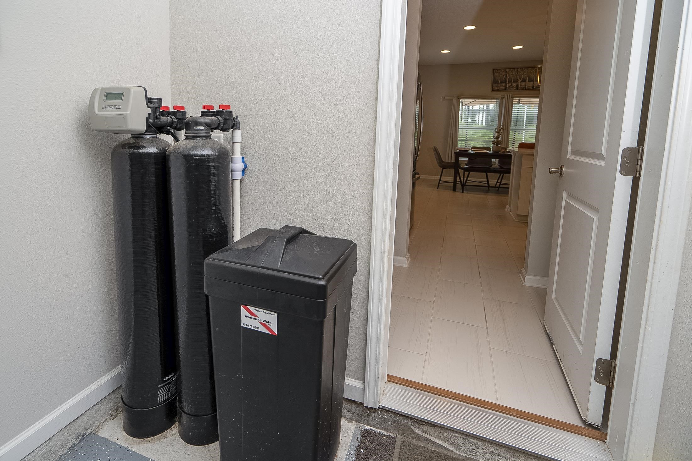 Image 67 of 90 For 685 Watervale Dr