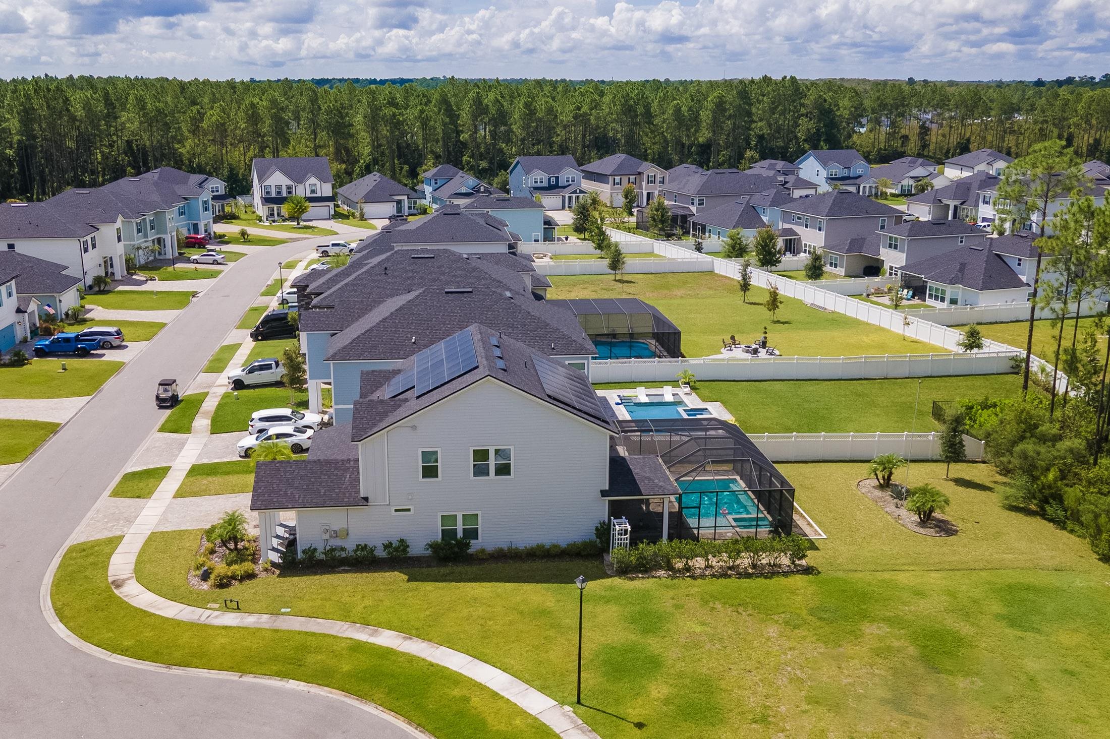 Image 76 of 90 For 685 Watervale Dr