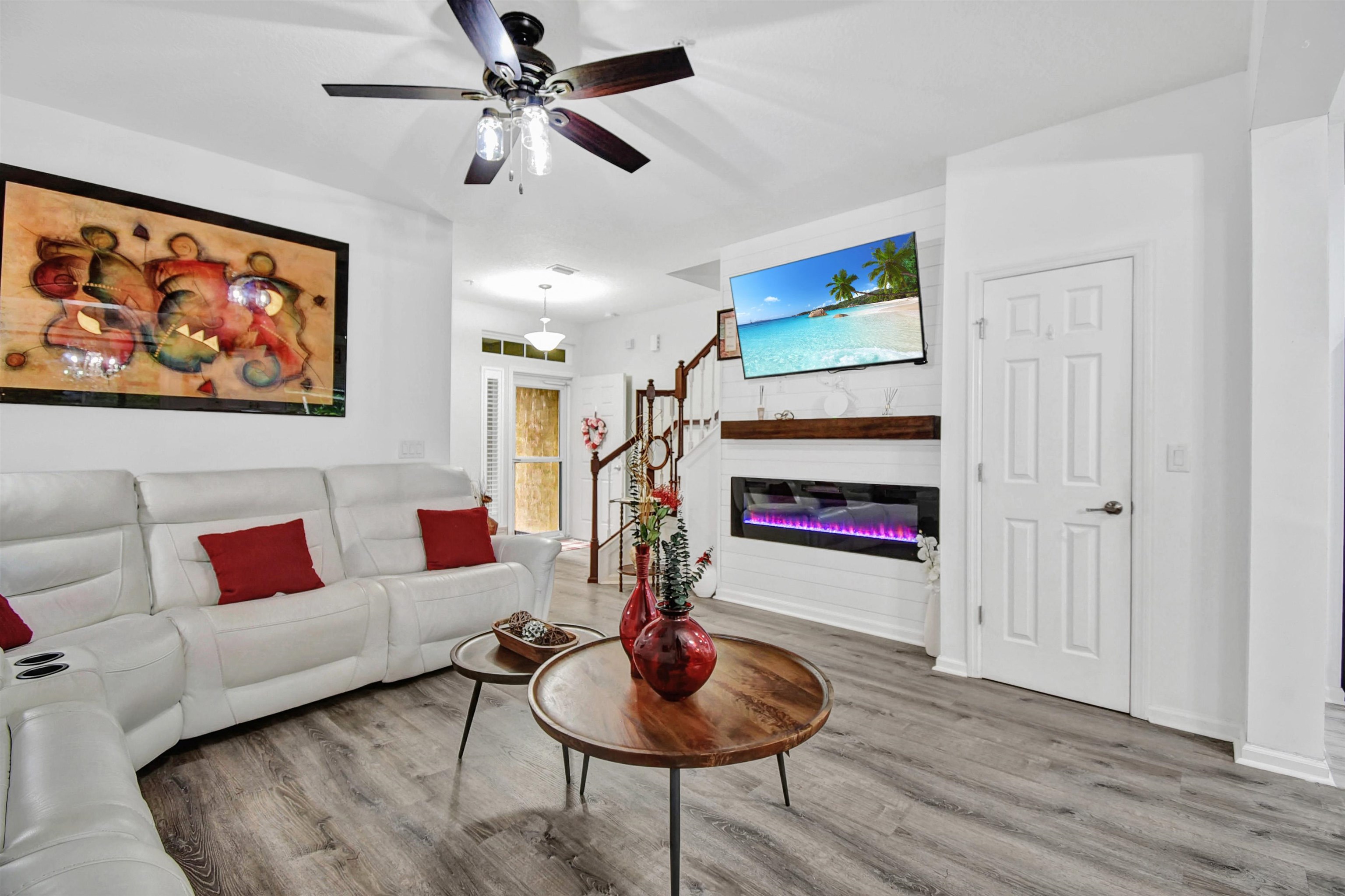 Image 11 of 41 For 193 Paradas Pl