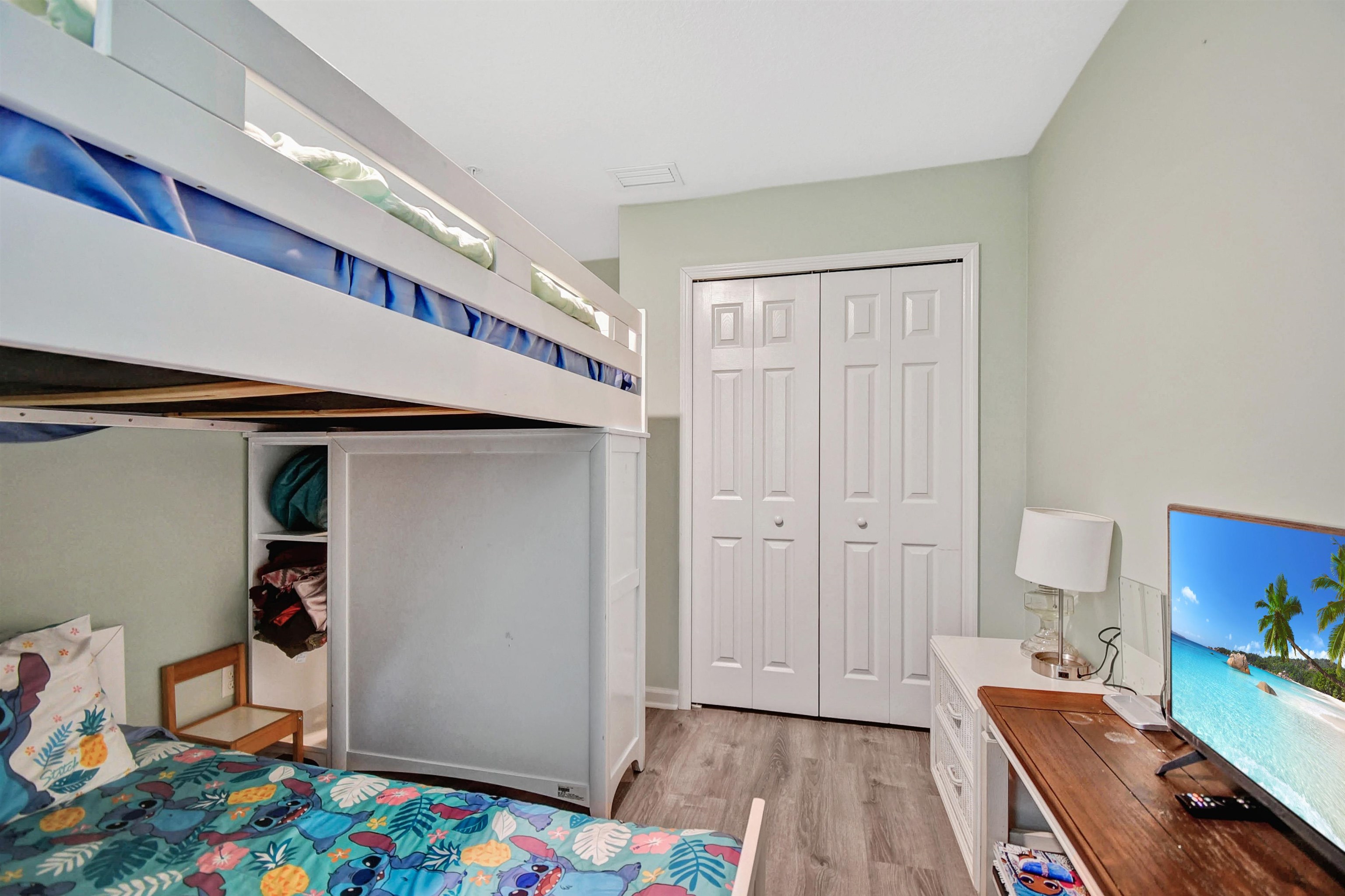 Image 16 of 41 For 193 Paradas Pl