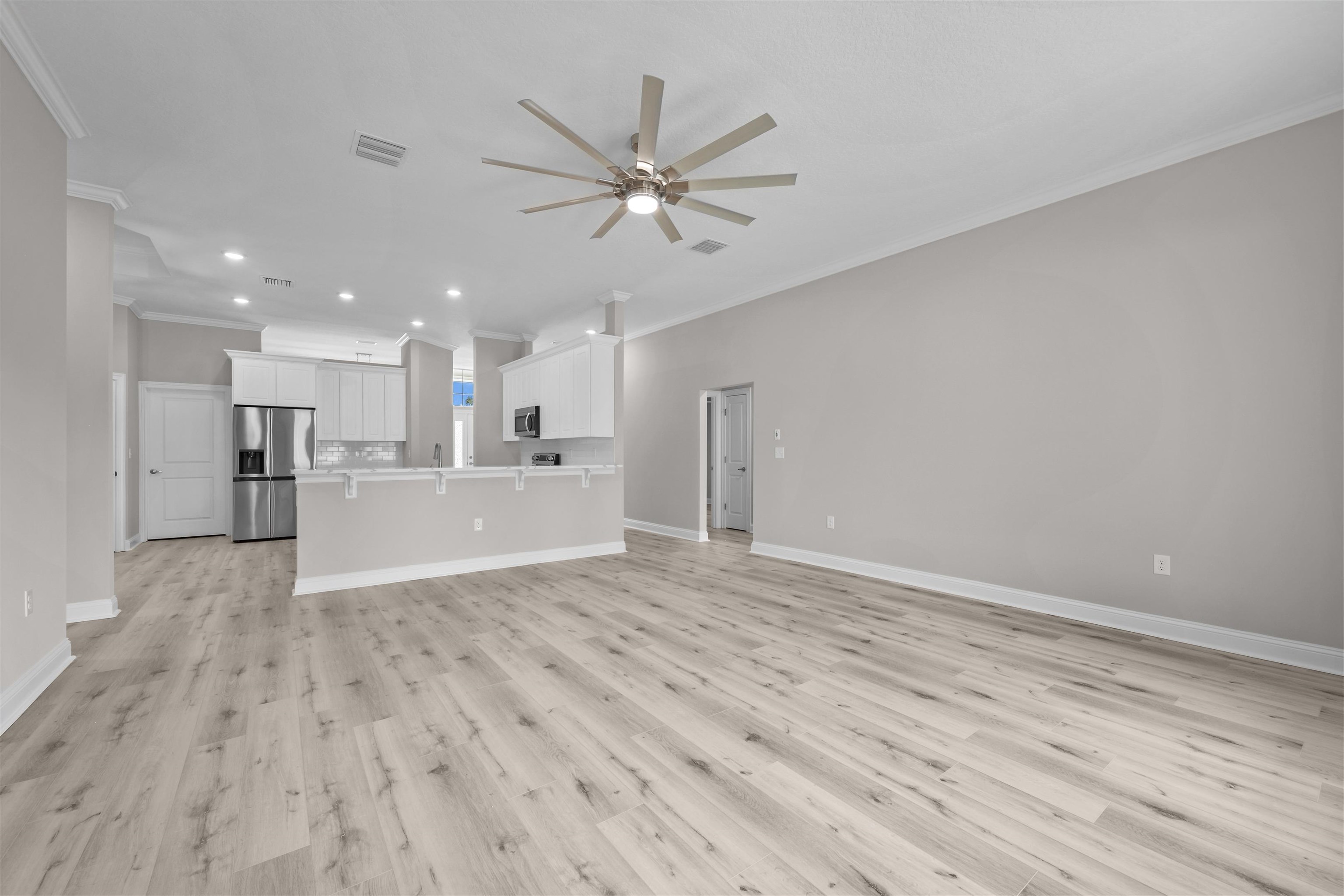 Image 11 of 61 For 105 Fonseca Dr
