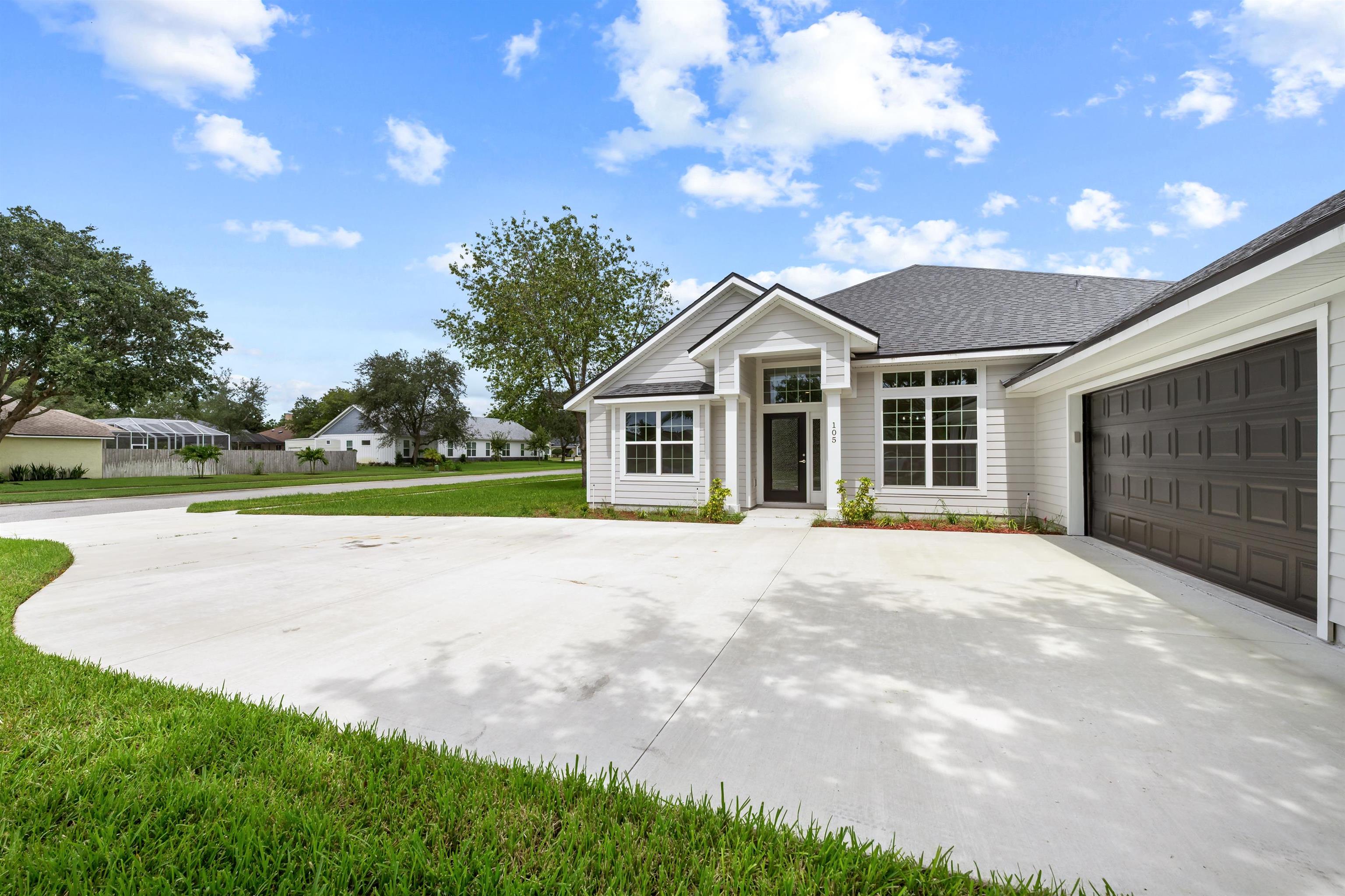 Image 2 of 61 For 105 Fonseca Dr
