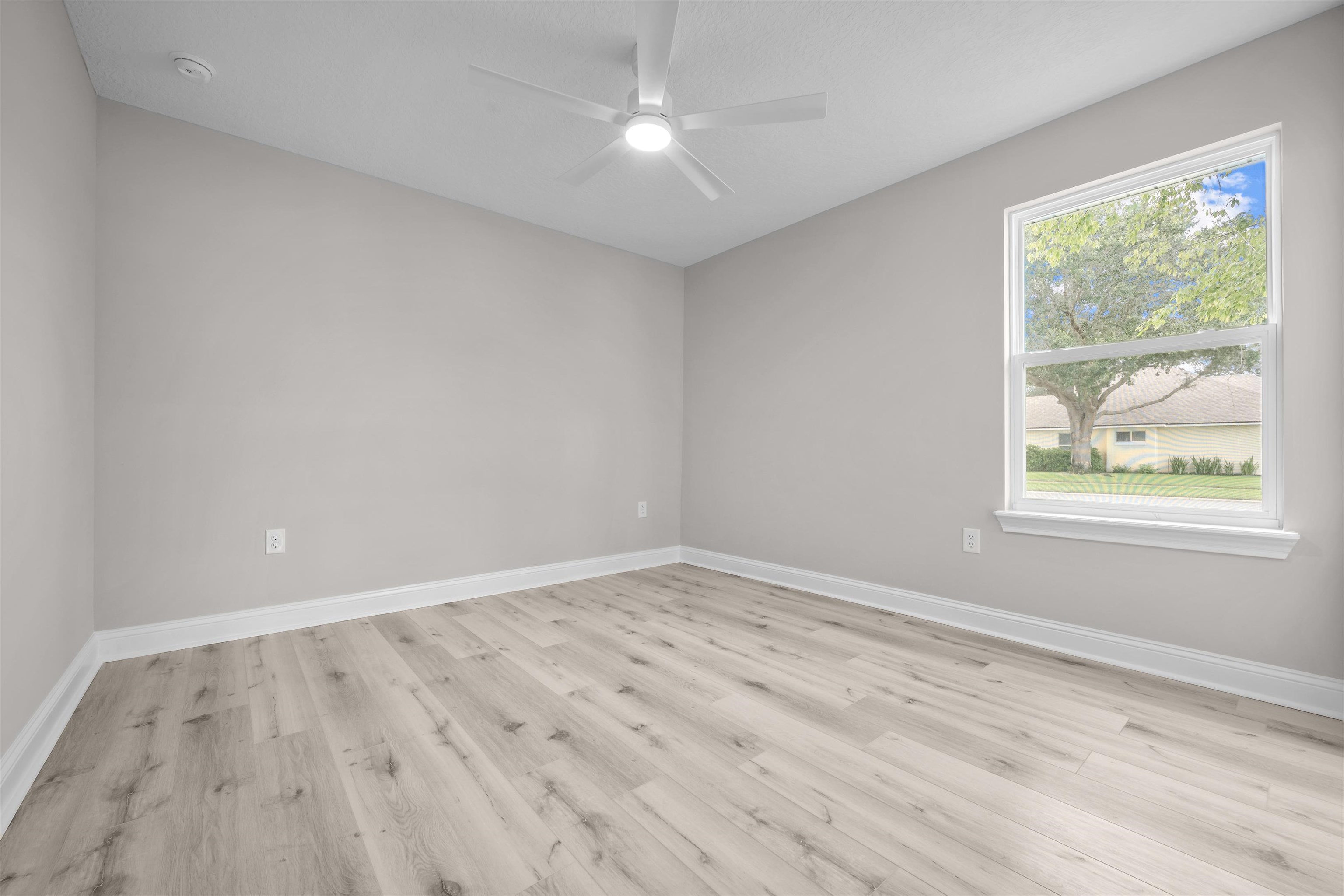 Image 22 of 61 For 105 Fonseca Dr
