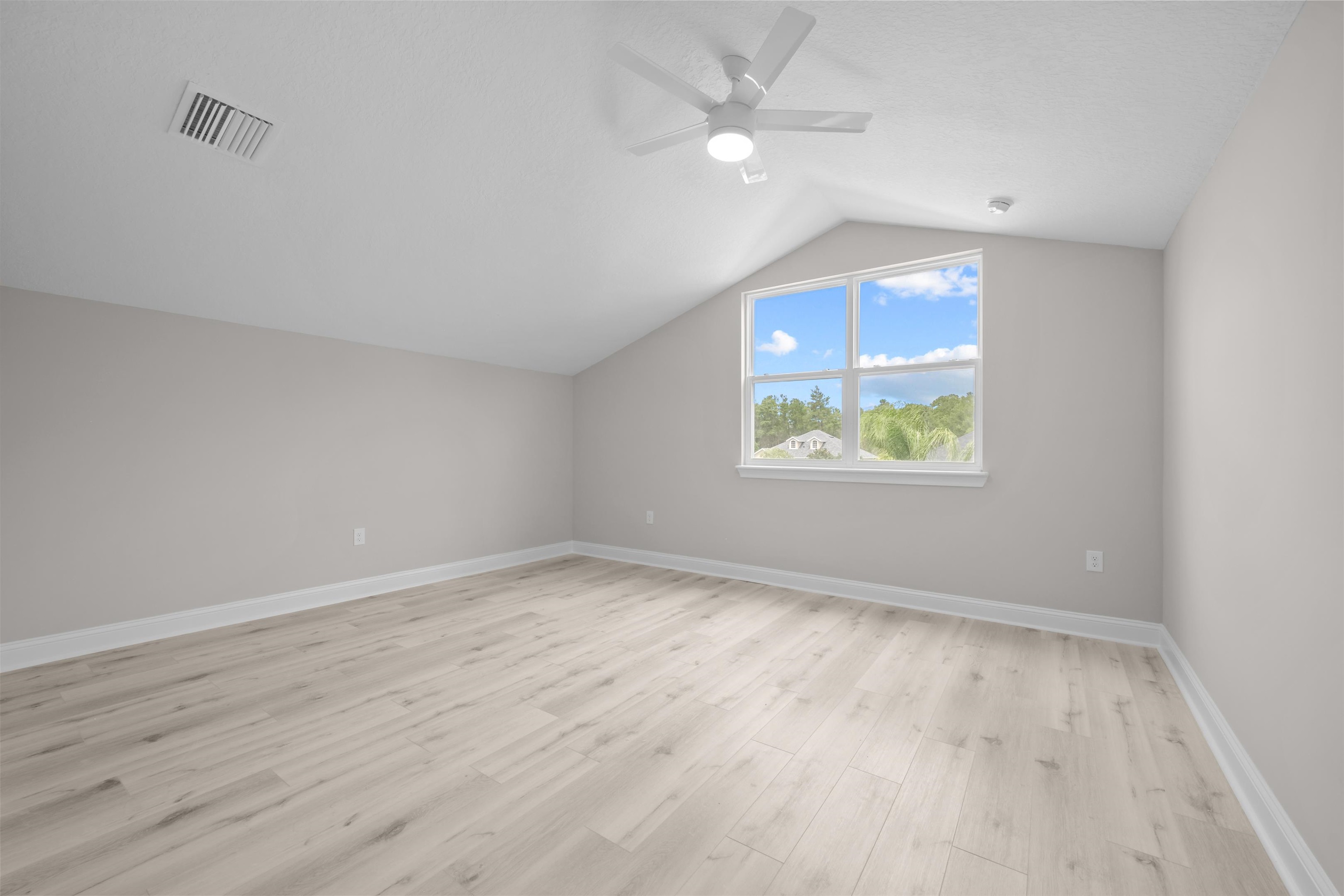 Image 26 of 61 For 105 Fonseca Dr