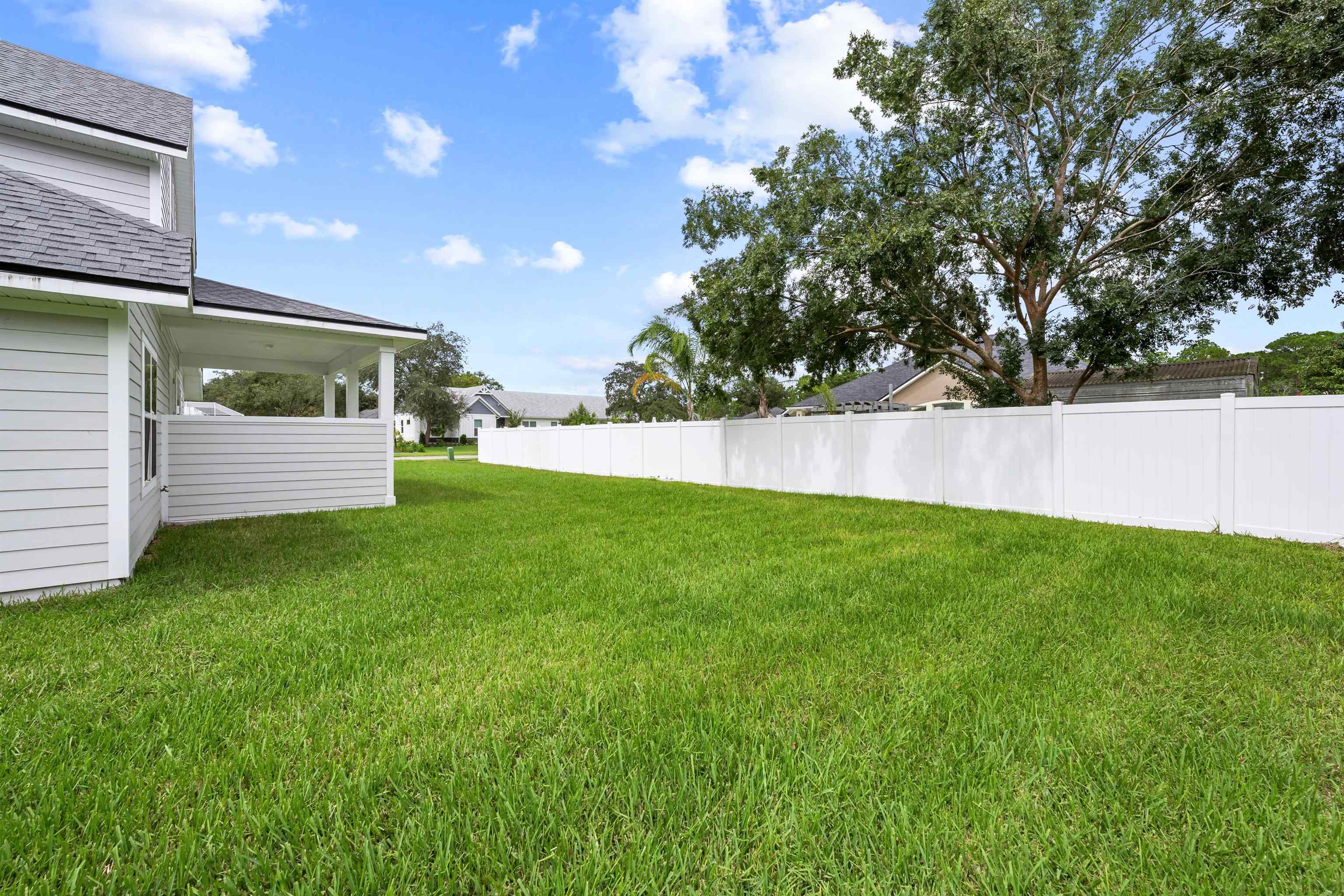 Image 33 of 61 For 105 Fonseca Dr