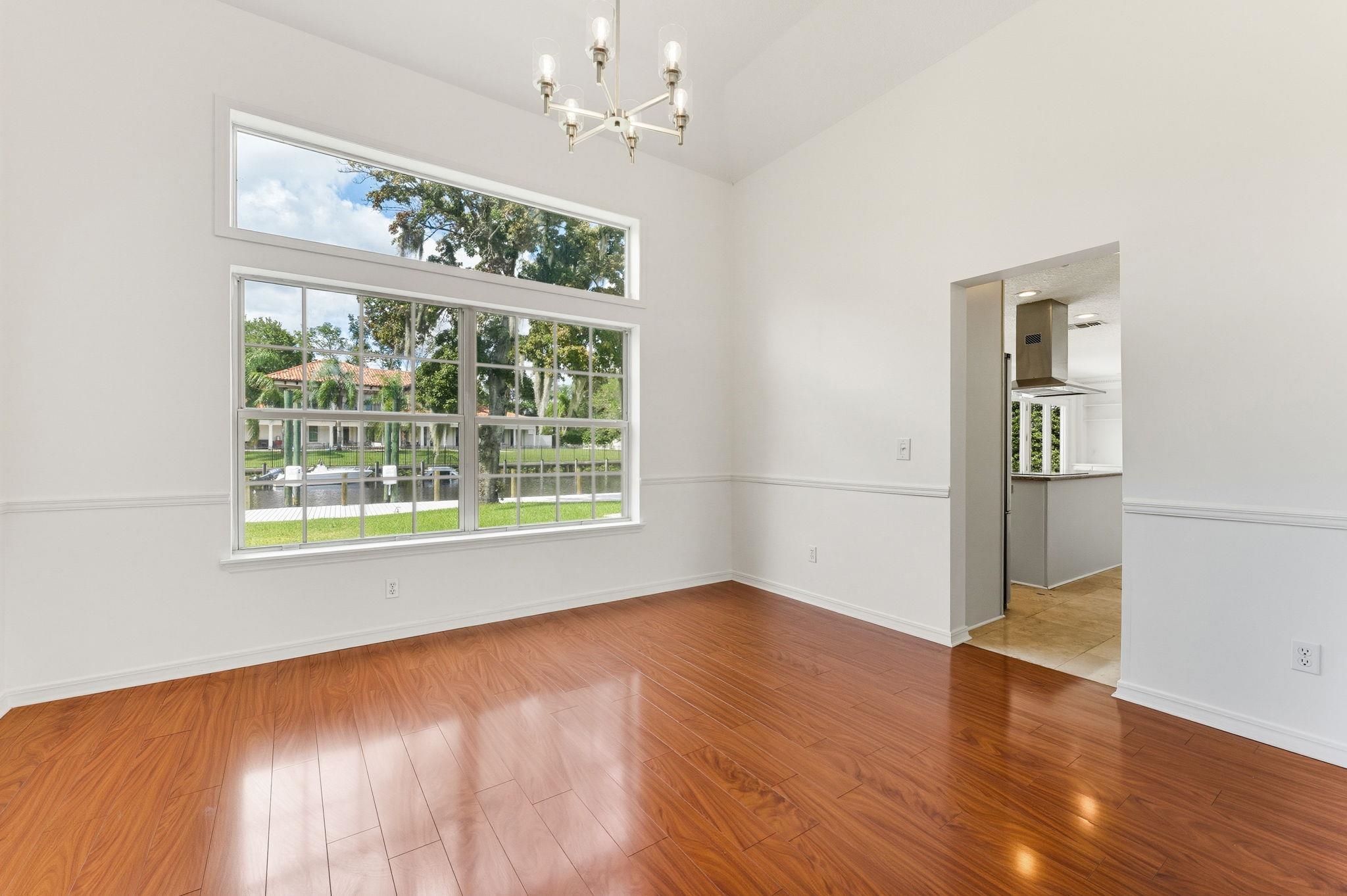 Image 16 of 73 For 5139 Salonika Lane