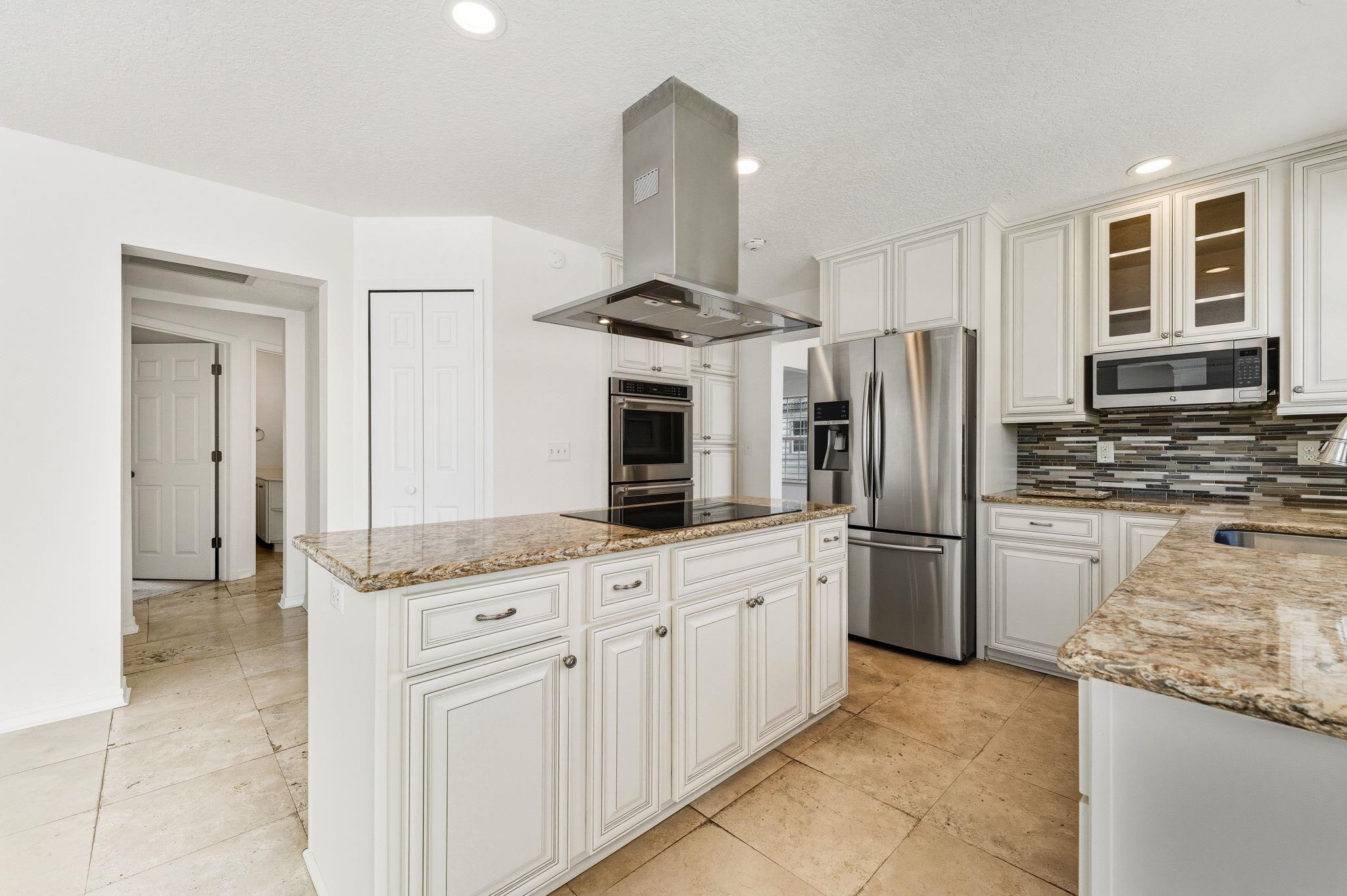 Image 23 of 73 For 5139 Salonika Lane