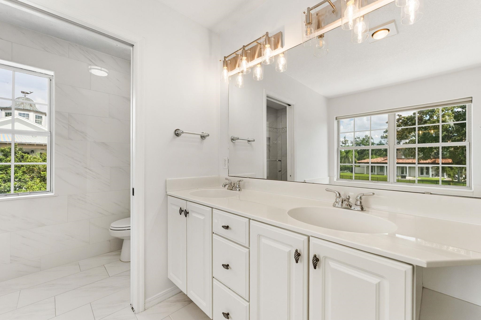 Image 39 of 73 For 5139 Salonika Lane