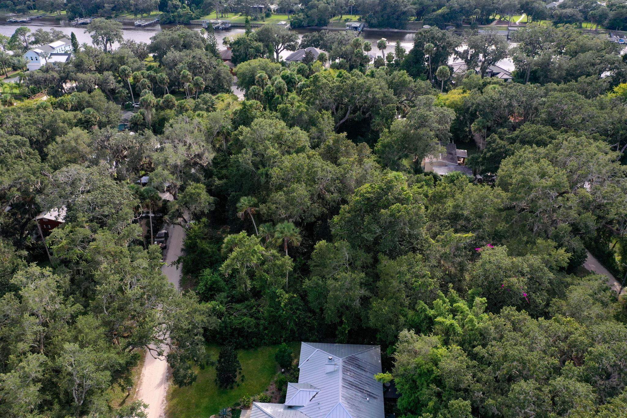 Image 32 of 75 For 15 Debra Dr