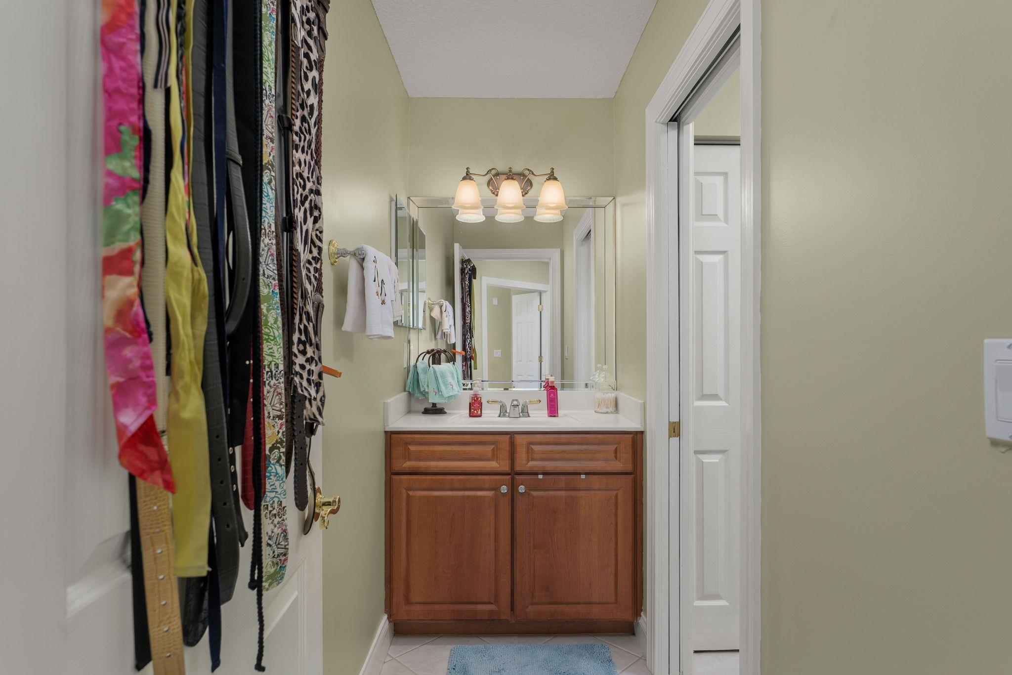 Image 19 of 63 For 164 Sunset Cir N