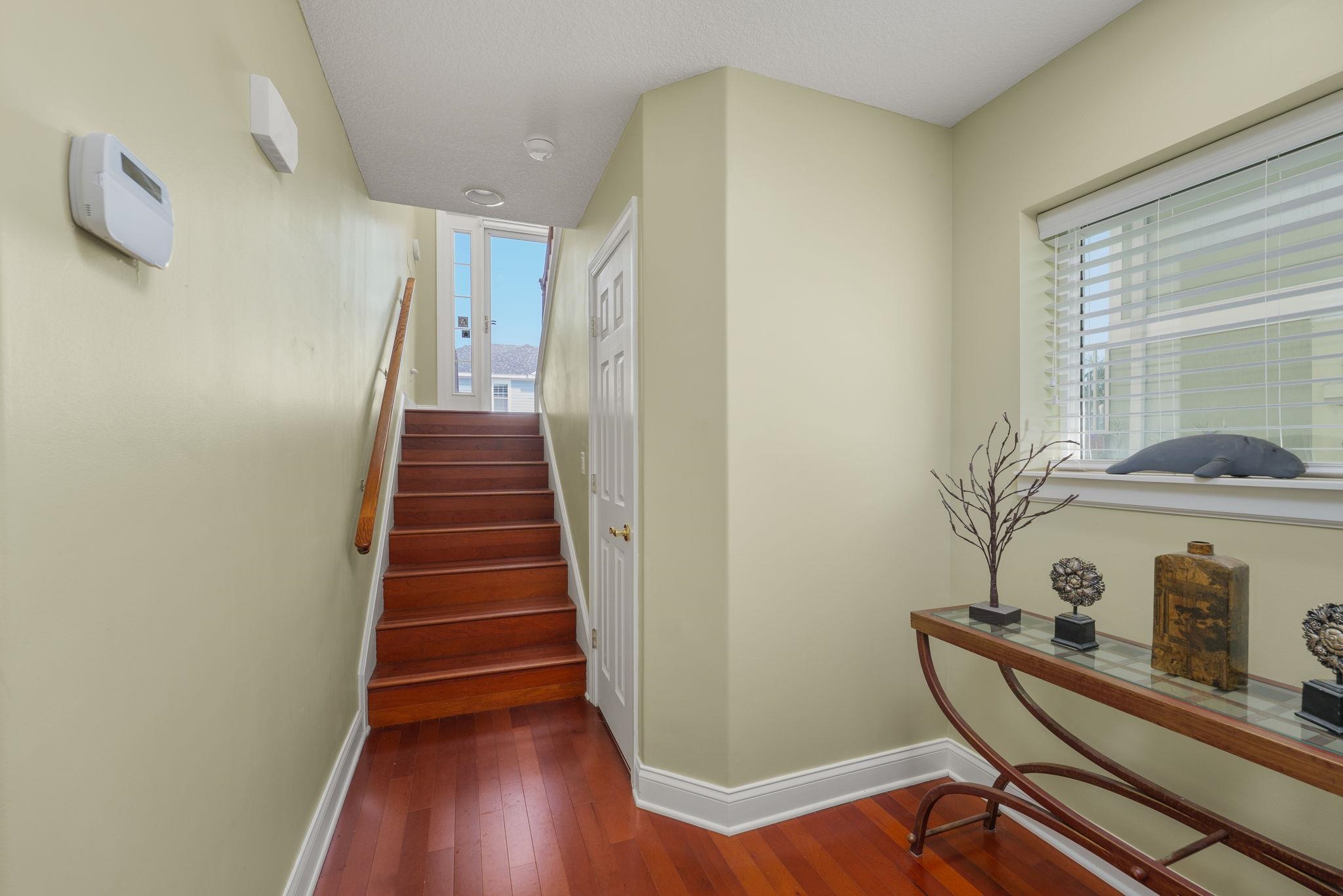 Image 23 of 63 For 164 Sunset Cir N