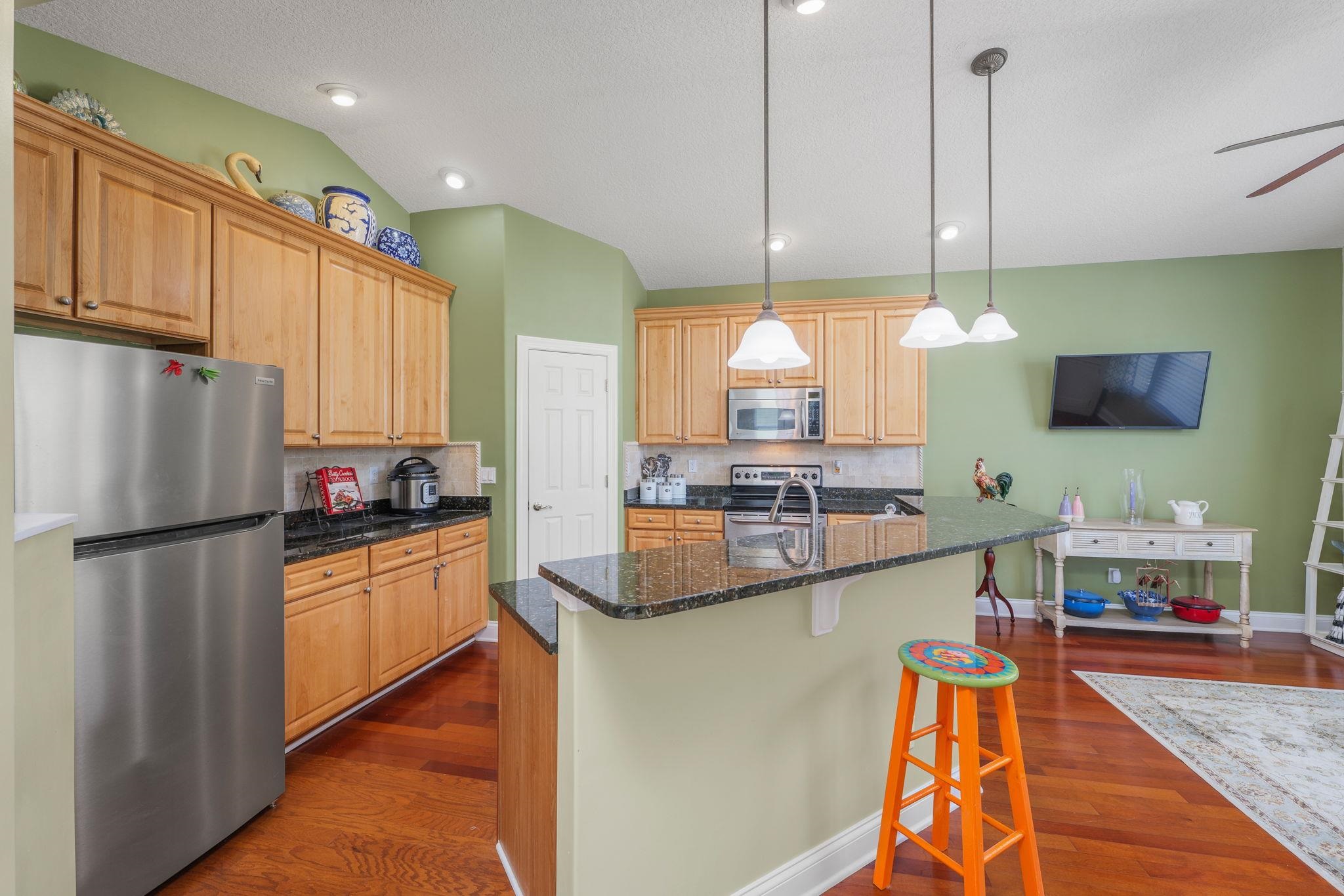 Image 38 of 63 For 164 Sunset Cir N