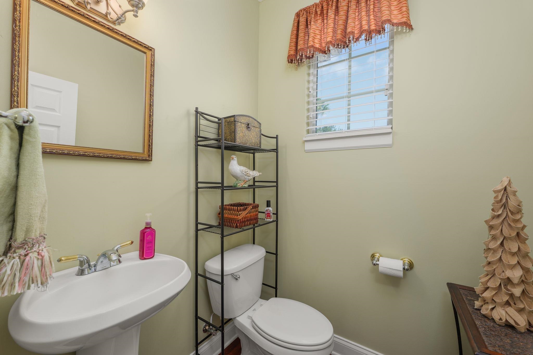 Image 39 of 63 For 164 Sunset Cir N