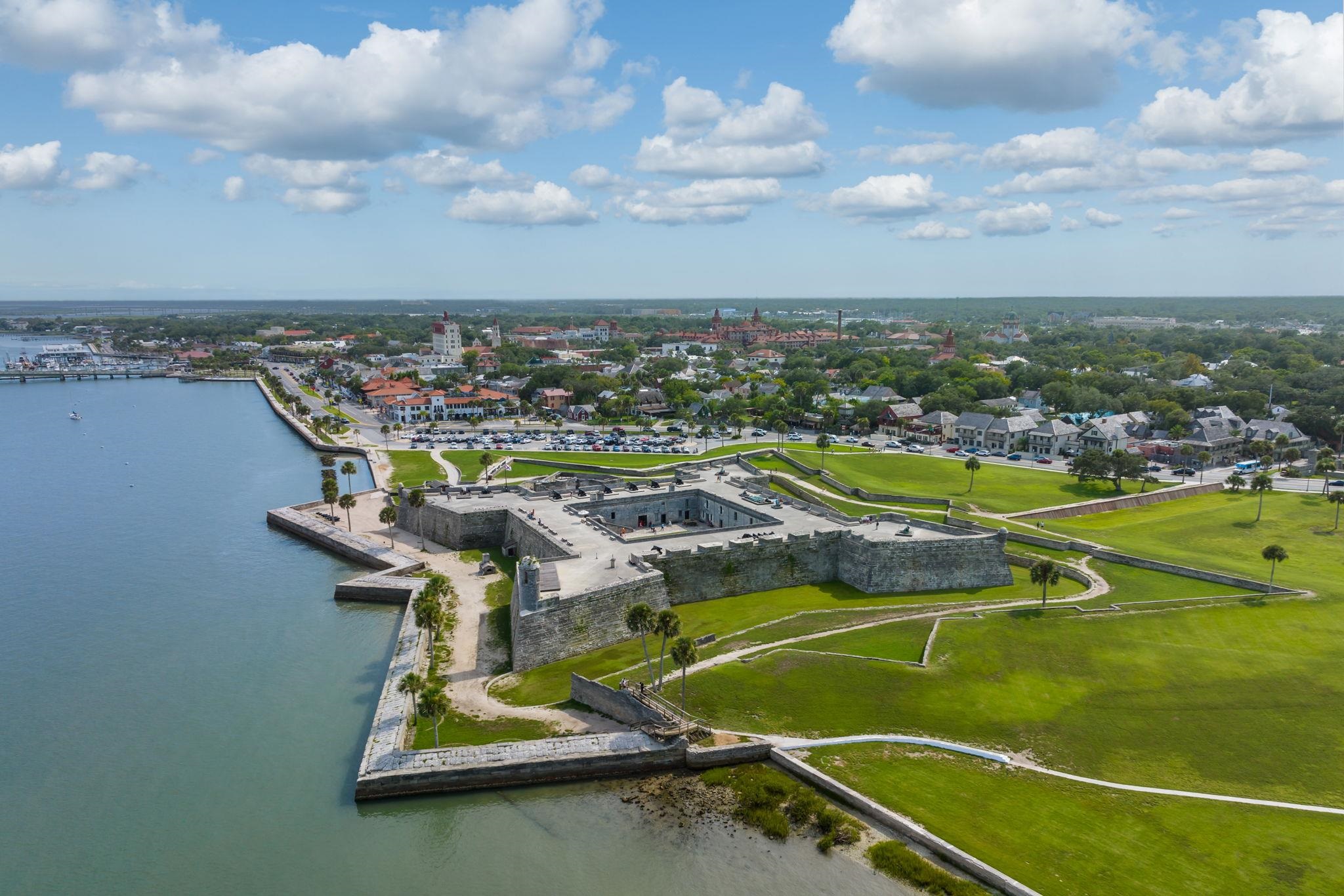 Image 54 of 63 For 164 Sunset Cir N