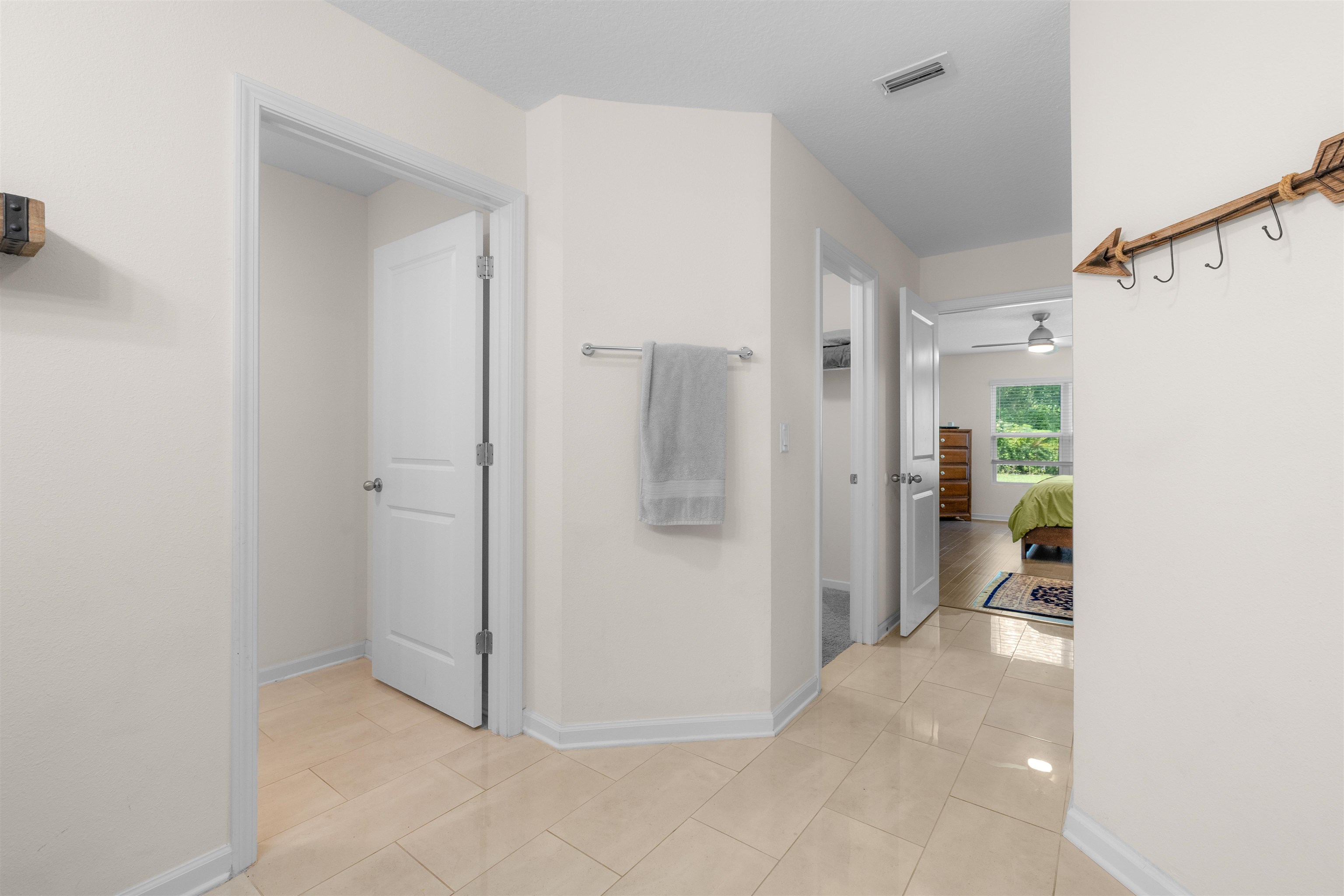 Image 11 of 50 For 121 Sawmill Forest Ct