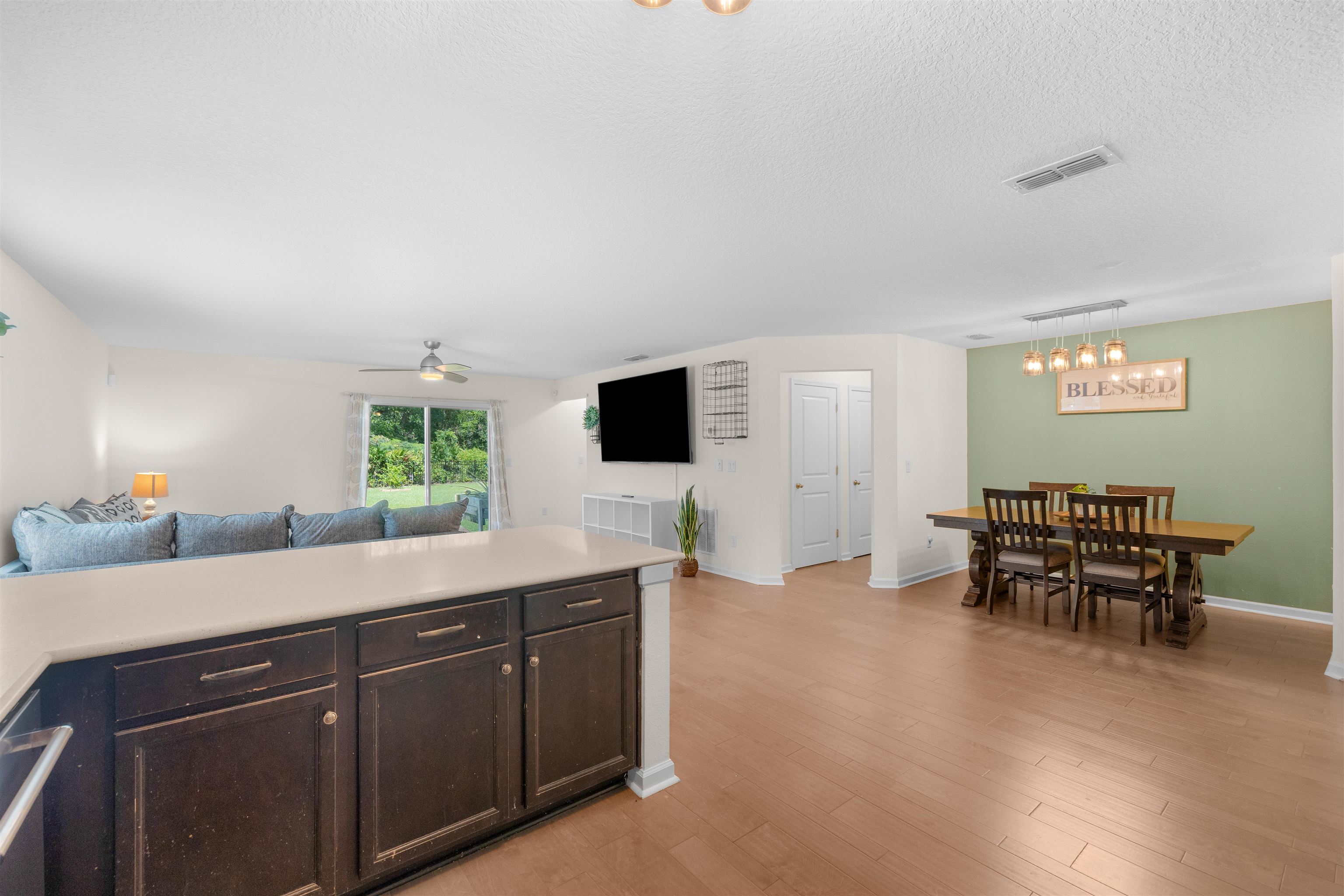 Image 18 of 50 For 121 Sawmill Forest Ct