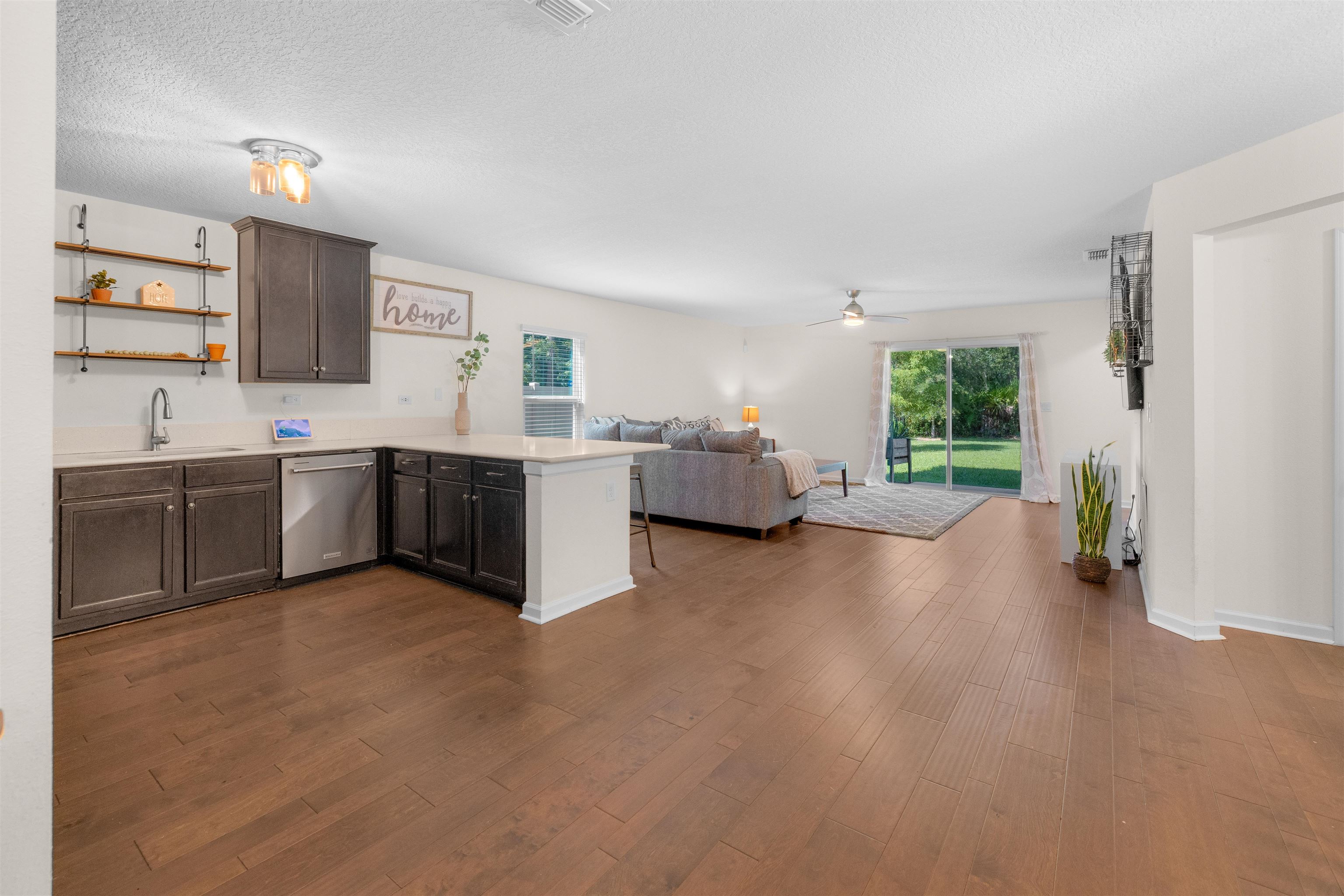 Image 19 of 50 For 121 Sawmill Forest Ct