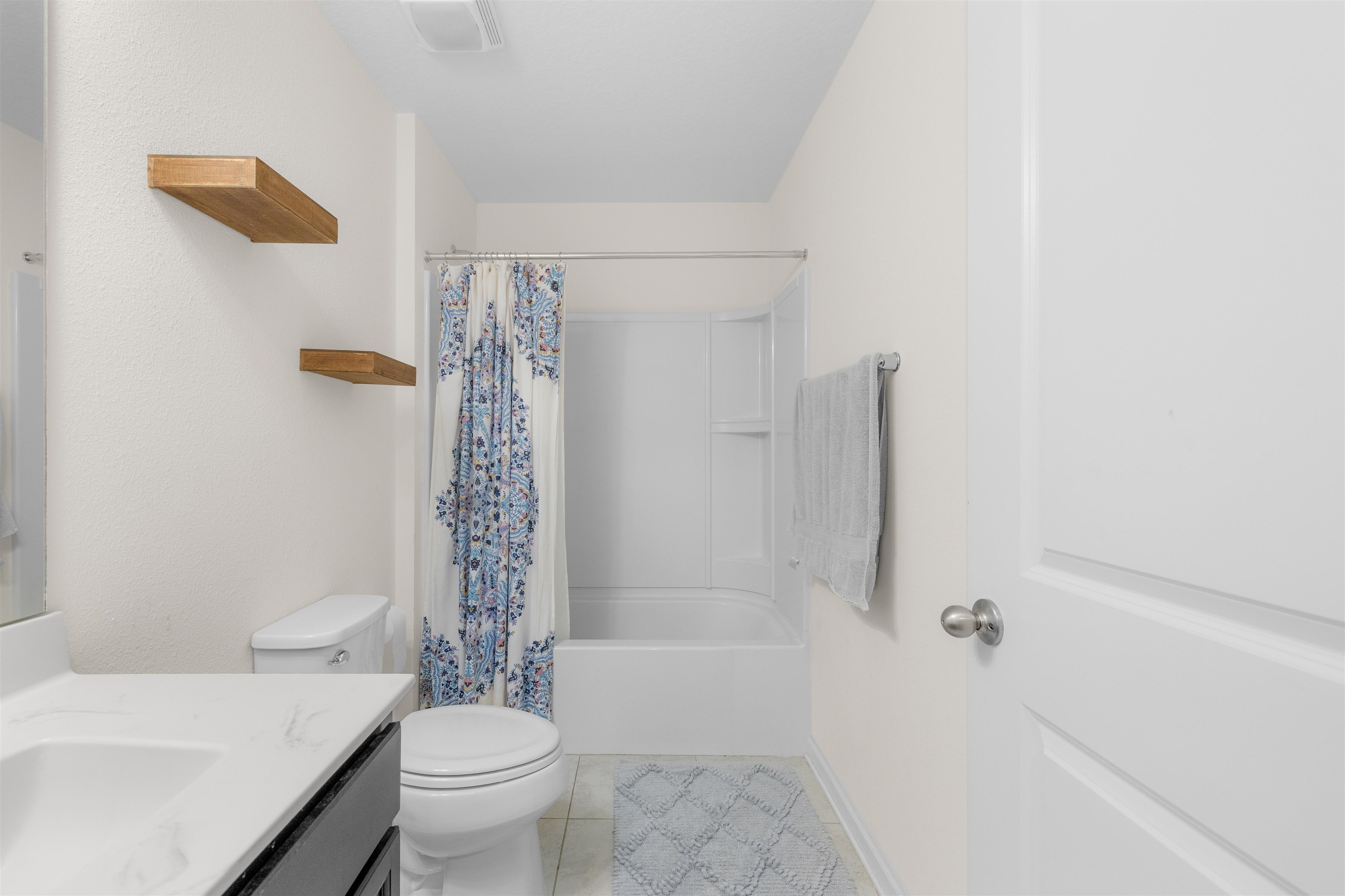 Image 28 of 50 For 121 Sawmill Forest Ct