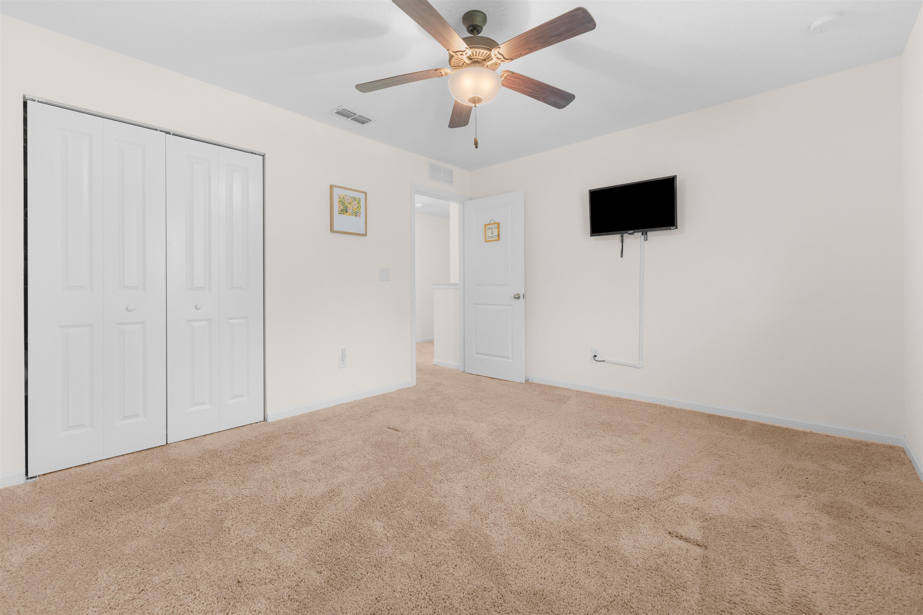 Image 31 of 50 For 121 Sawmill Forest Ct