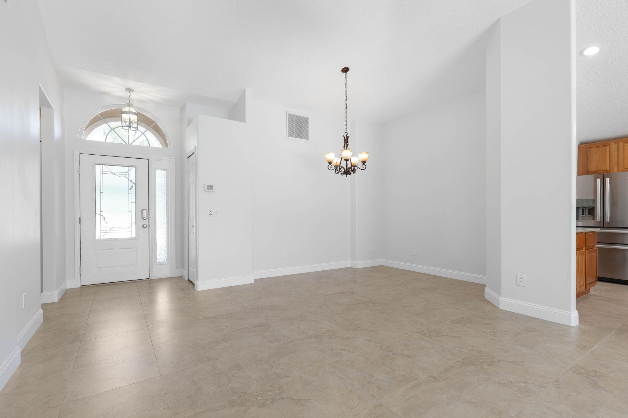 Image 15 of 69 For 6 Crossleaf Ct E