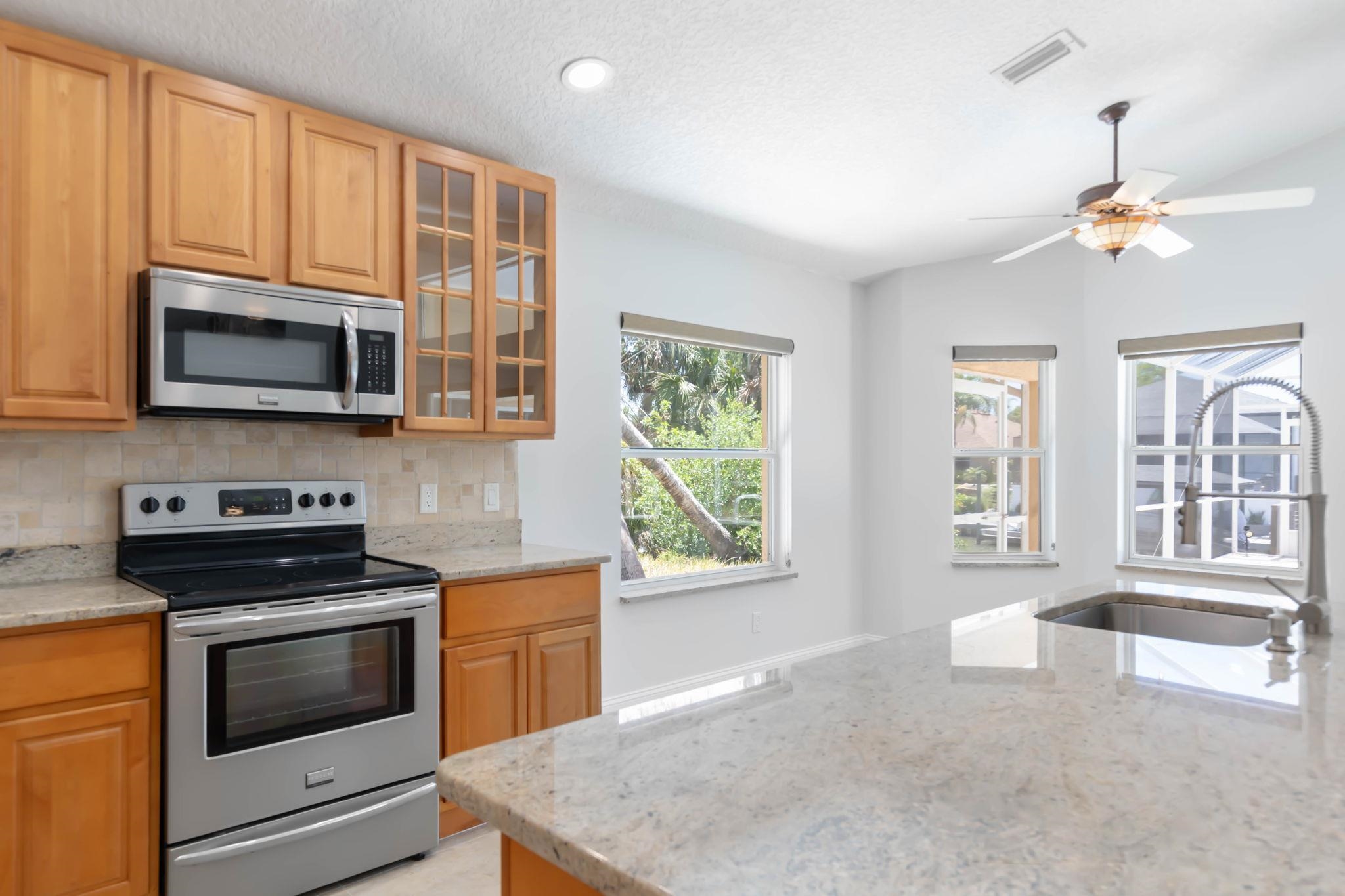 Image 21 of 69 For 6 Crossleaf Ct E