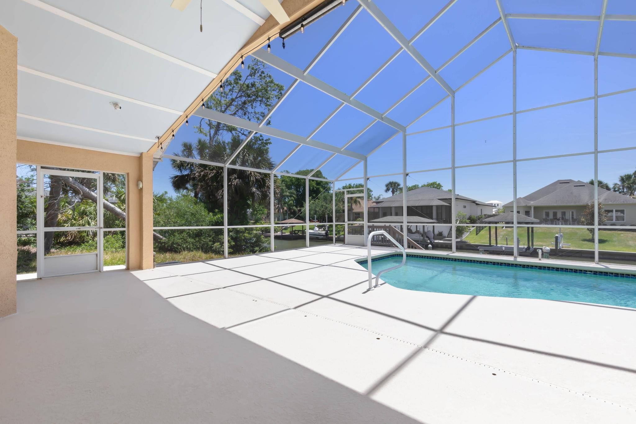 Image 30 of 69 For 6 Crossleaf Ct E