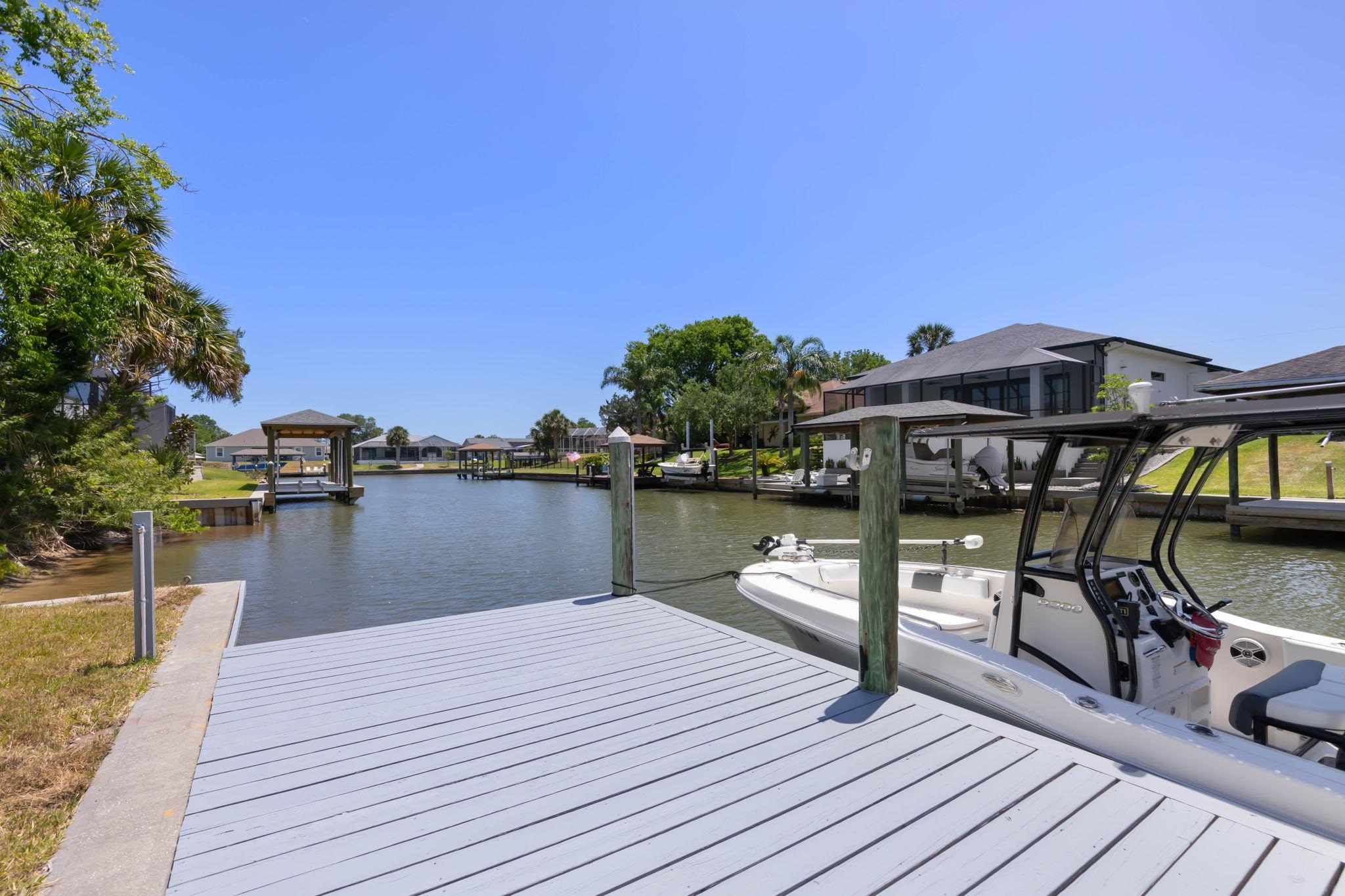 Image 32 of 69 For 6 Crossleaf Ct E