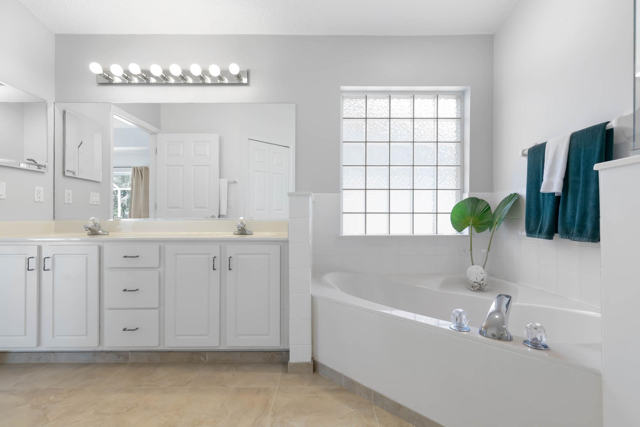 Image 41 of 69 For 6 Crossleaf Ct E