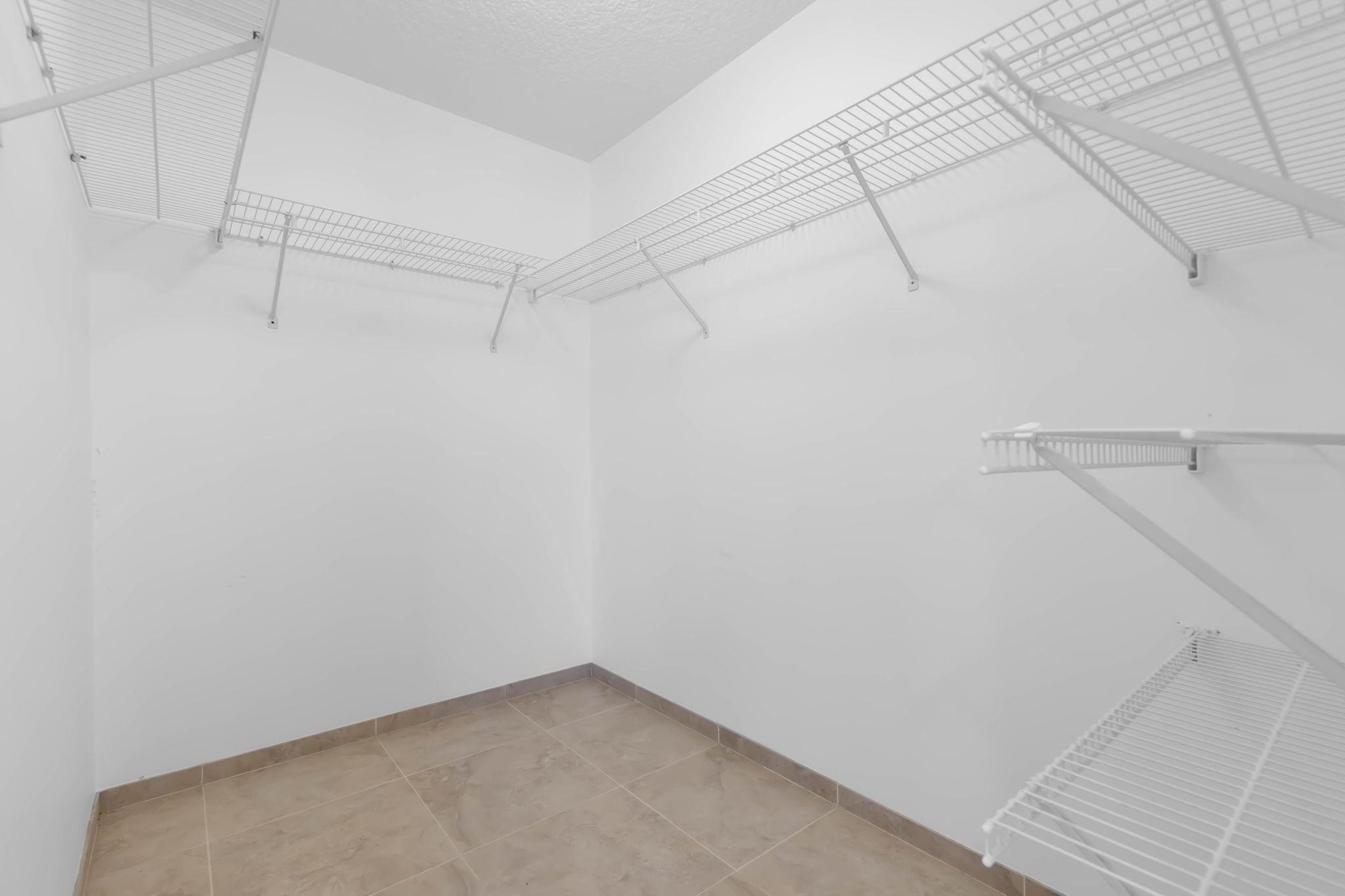 Image 42 of 69 For 6 Crossleaf Ct E