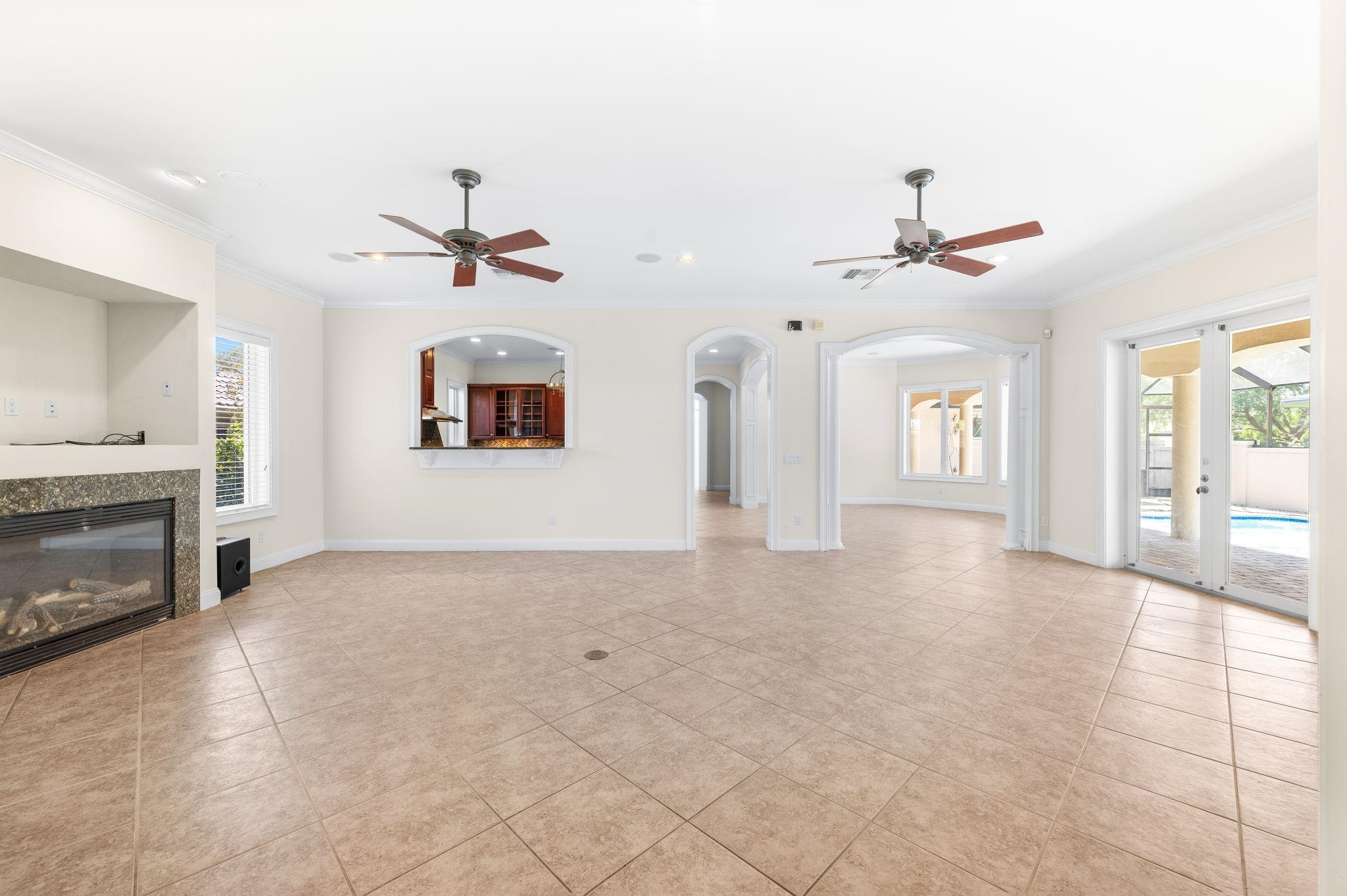 Image 18 of 61 For 308 Marsh Point Cir