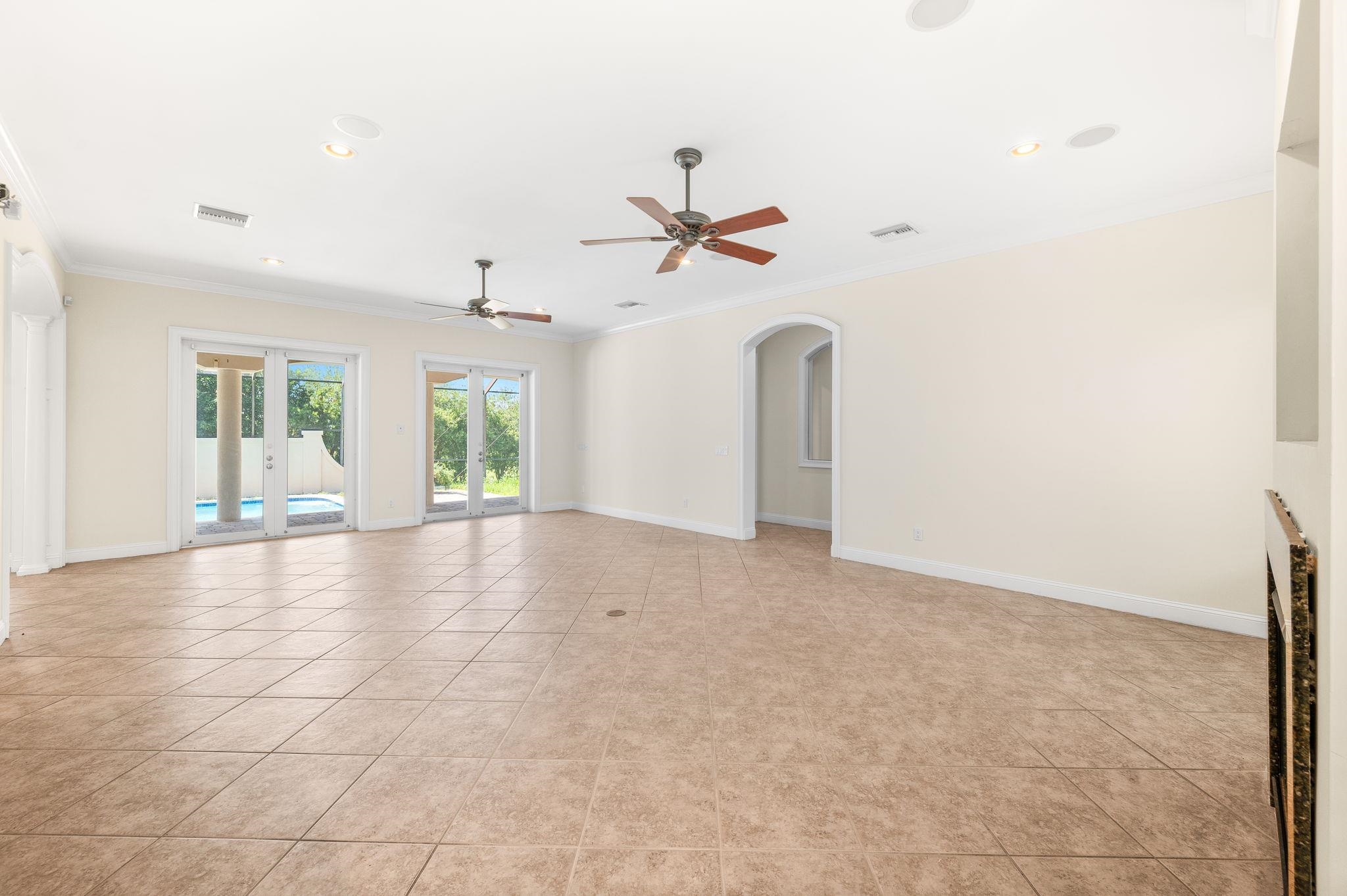 Image 19 of 61 For 308 Marsh Point Cir