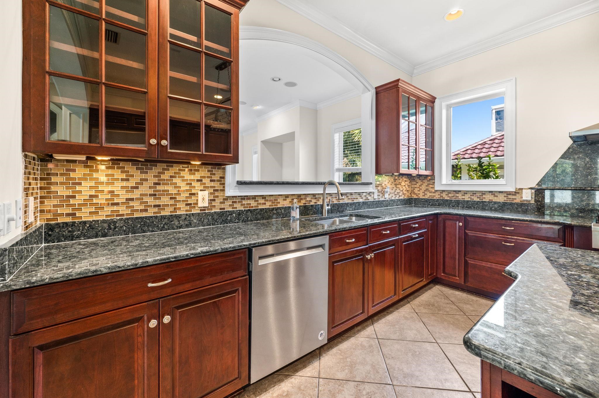 Image 24 of 61 For 308 Marsh Point Cir
