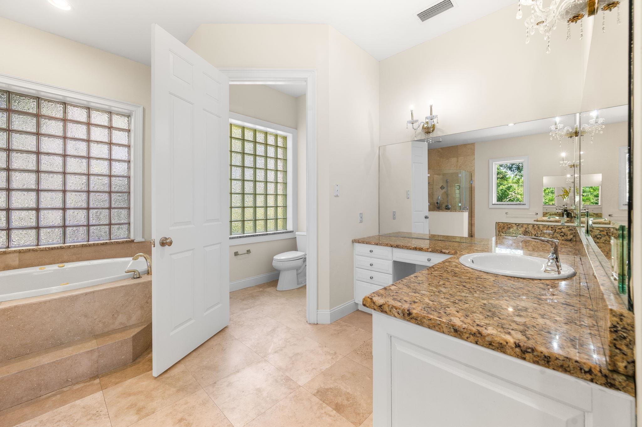 Image 34 of 61 For 308 Marsh Point Cir