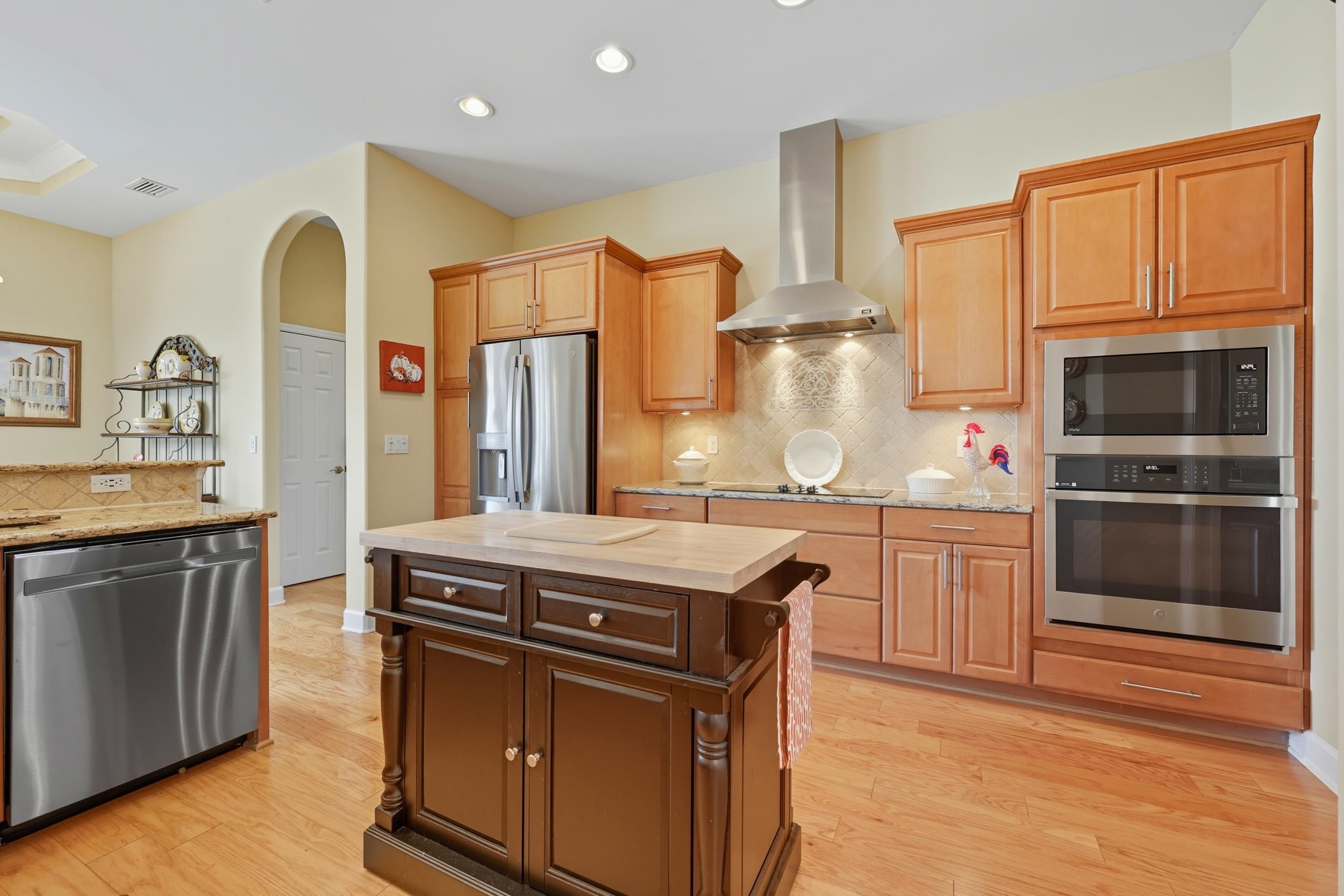 Image 13 of 82 For 305 Marsh Point Cir