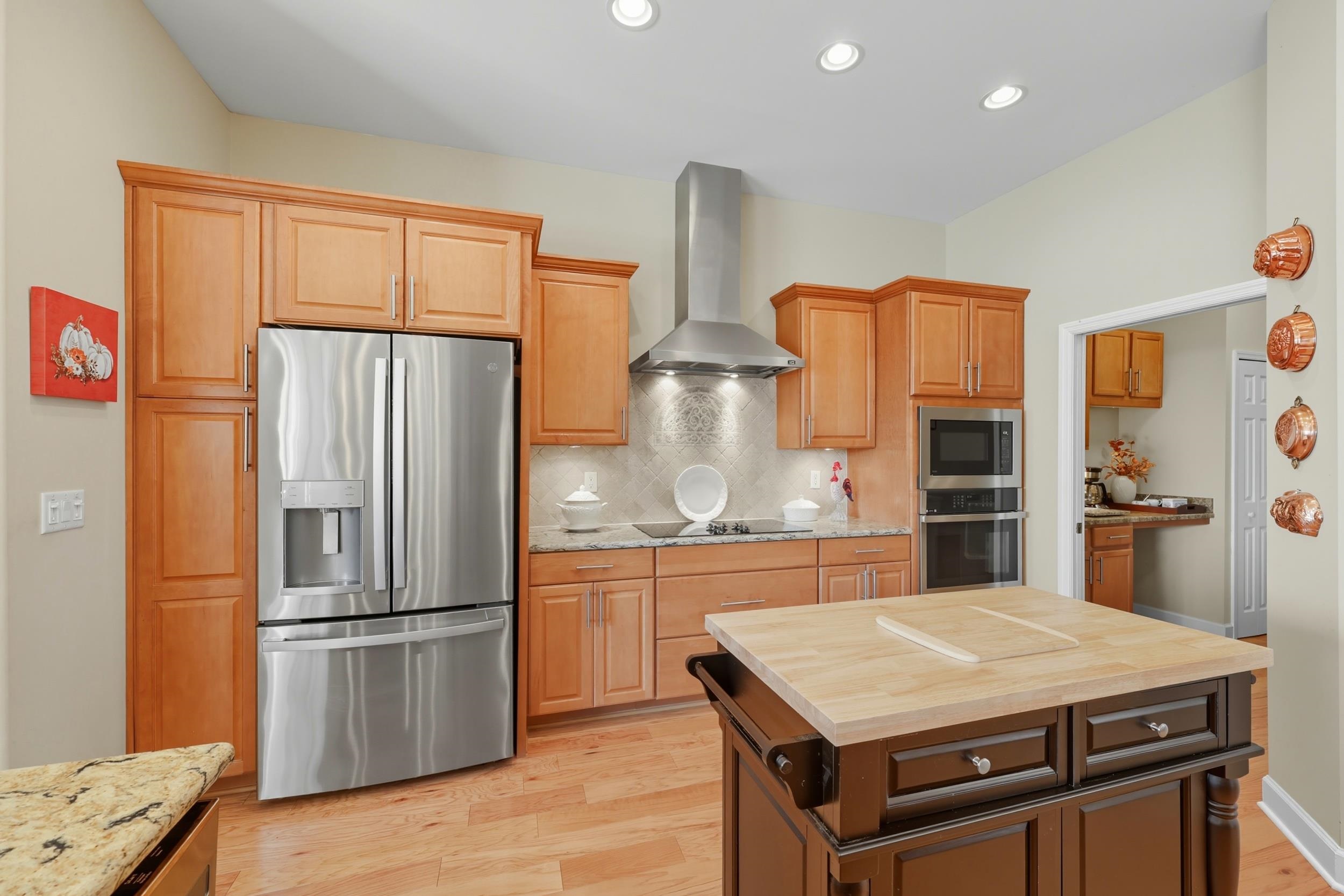 Image 15 of 82 For 305 Marsh Point Cir