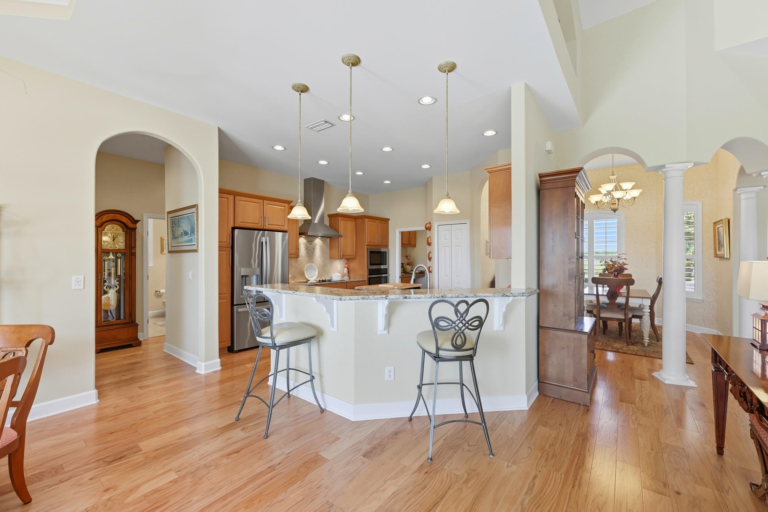 Image 20 of 82 For 305 Marsh Point Cir