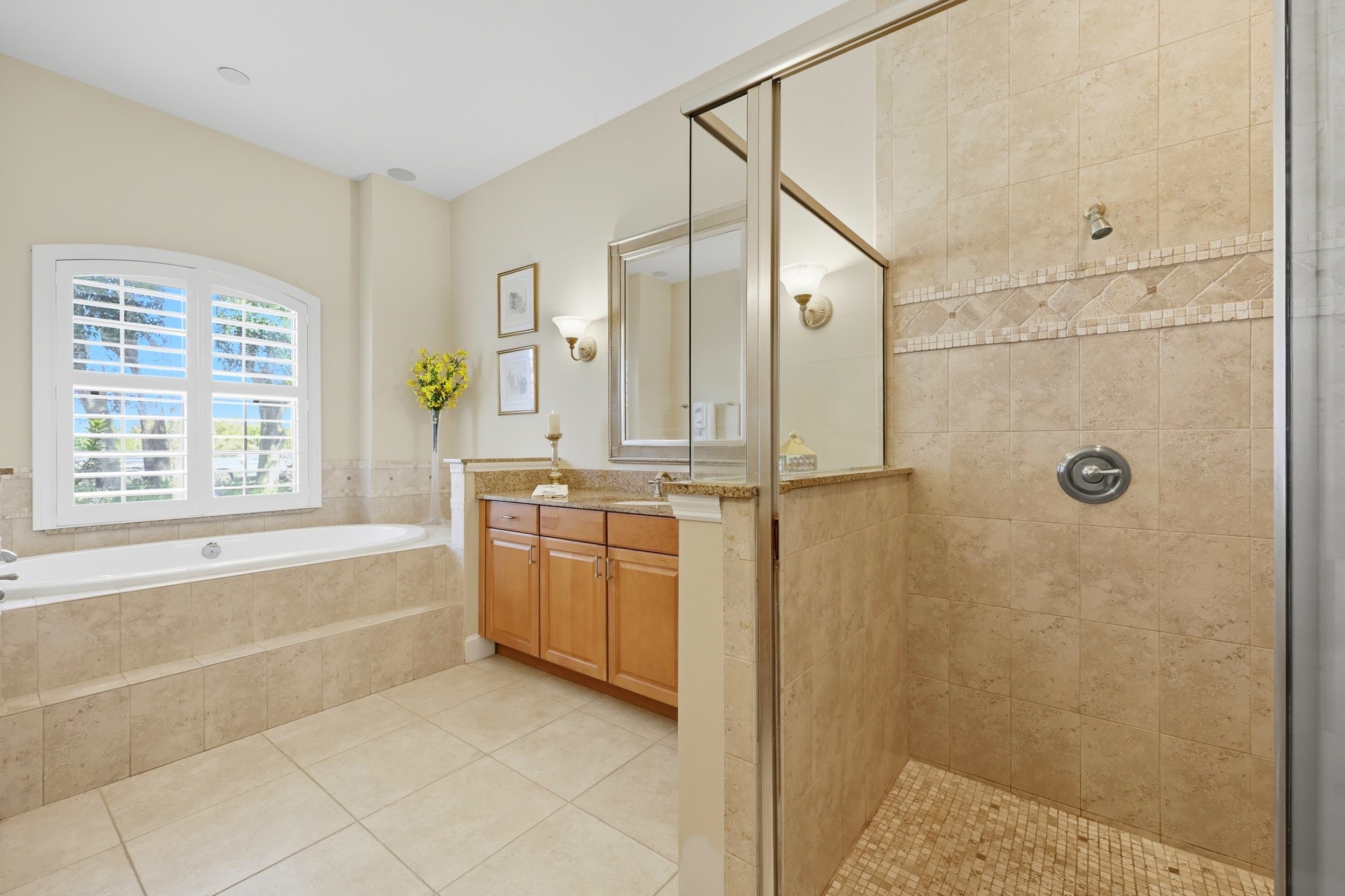 Image 31 of 82 For 305 Marsh Point Cir