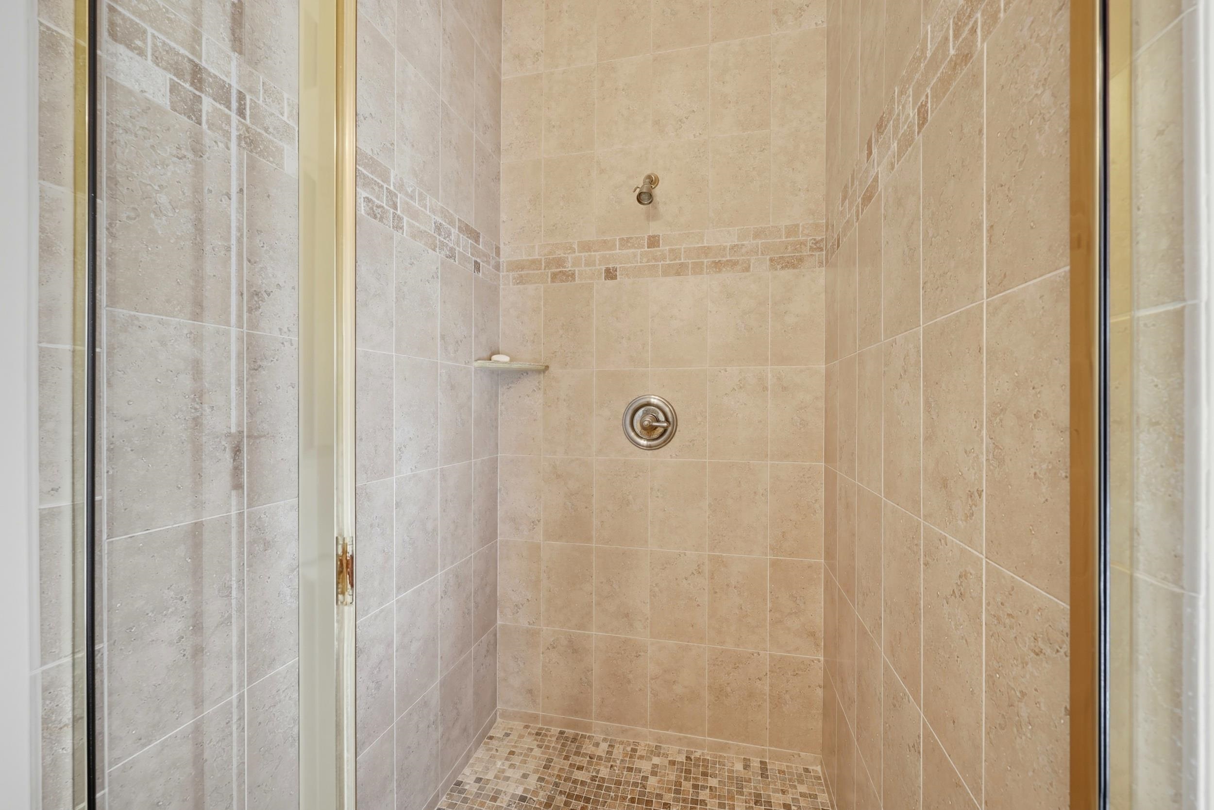 Image 35 of 82 For 305 Marsh Point Cir