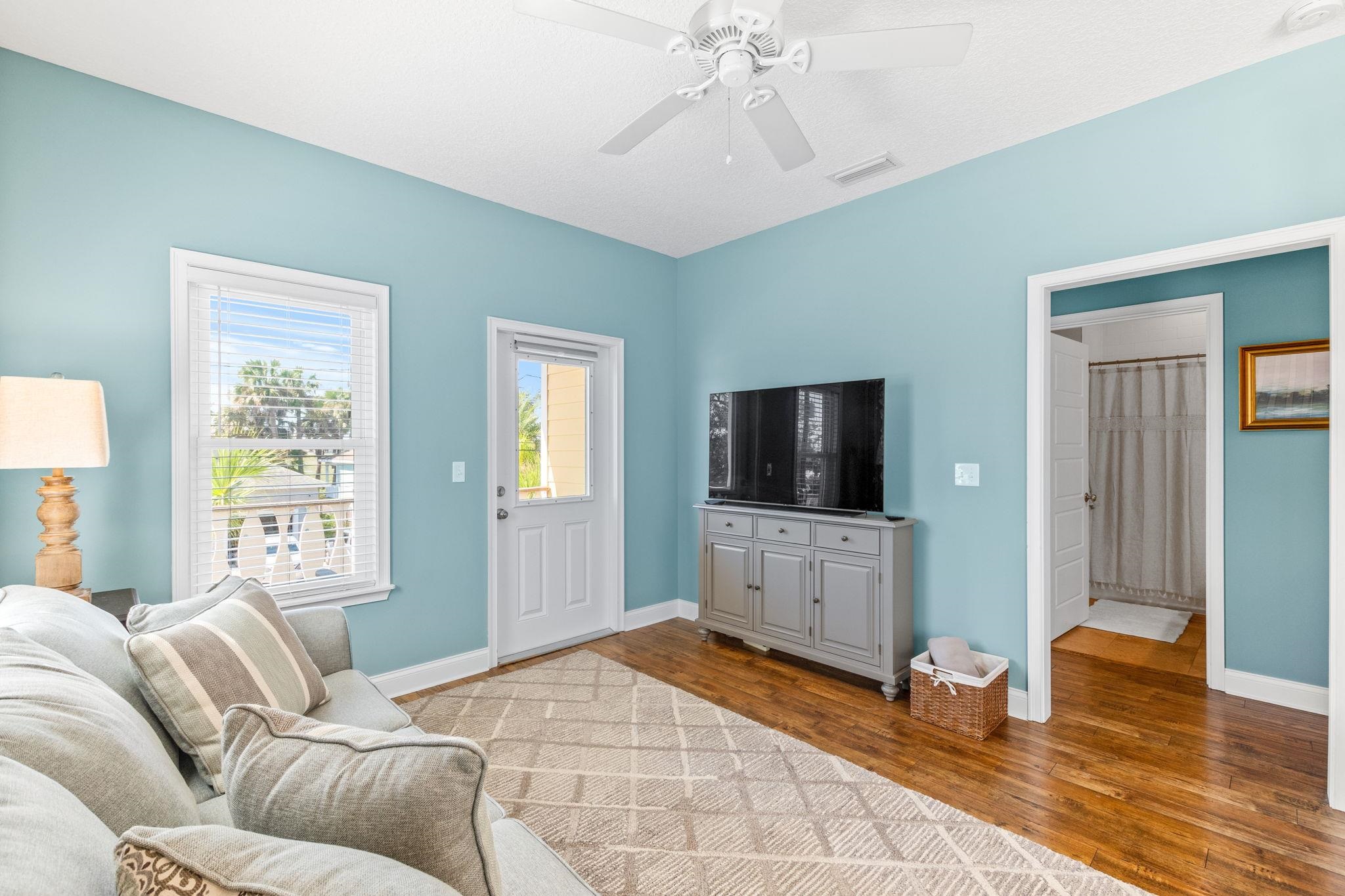 Image 11 of 100 For 251 Riberia St