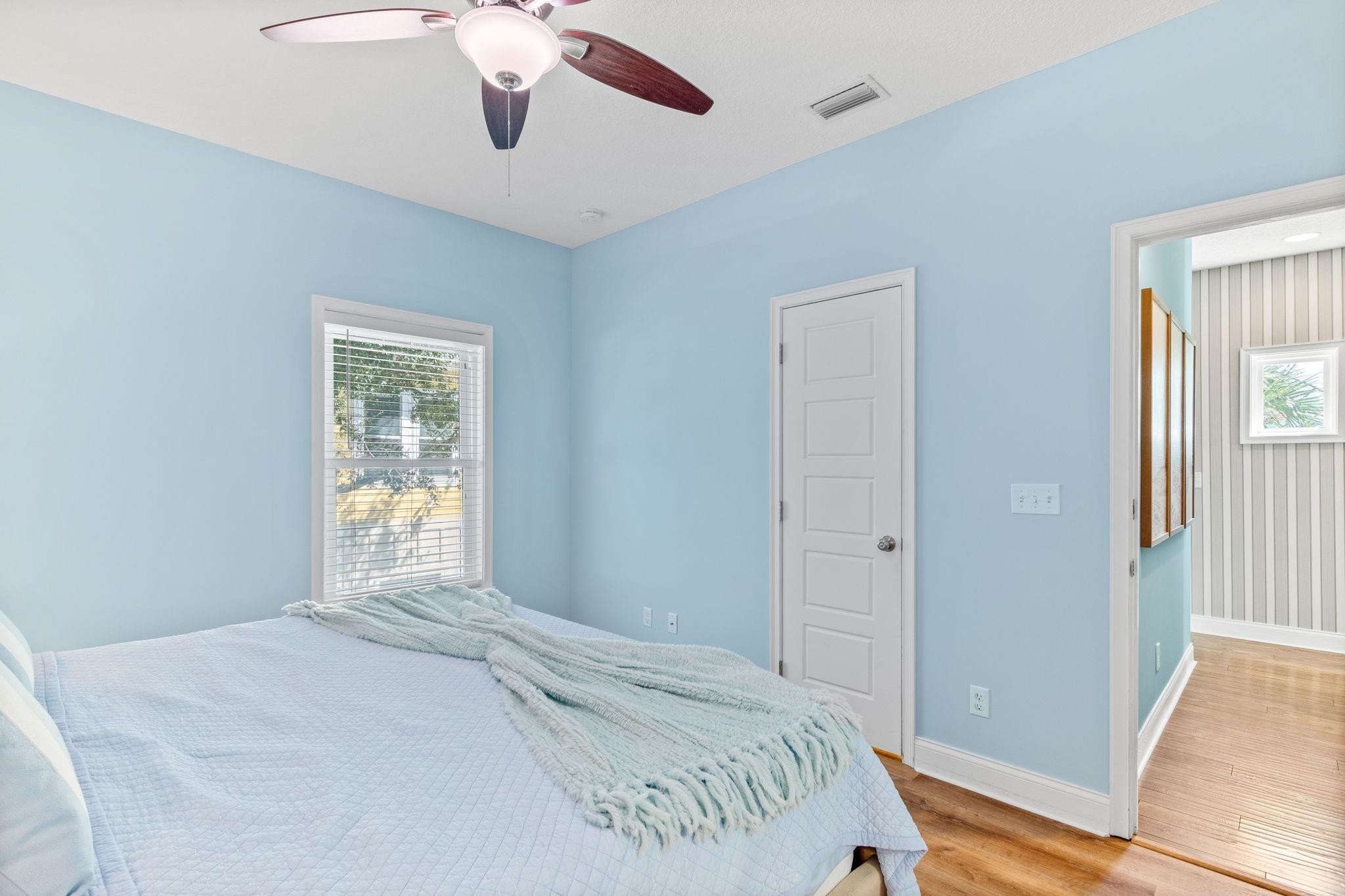 Image 24 of 100 For 251 Riberia St