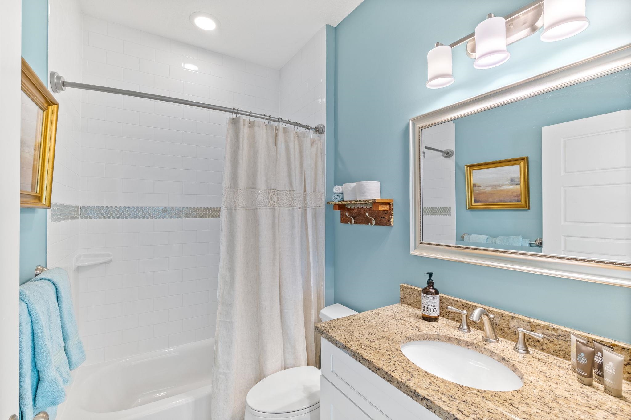 Image 34 of 100 For 251 Riberia St