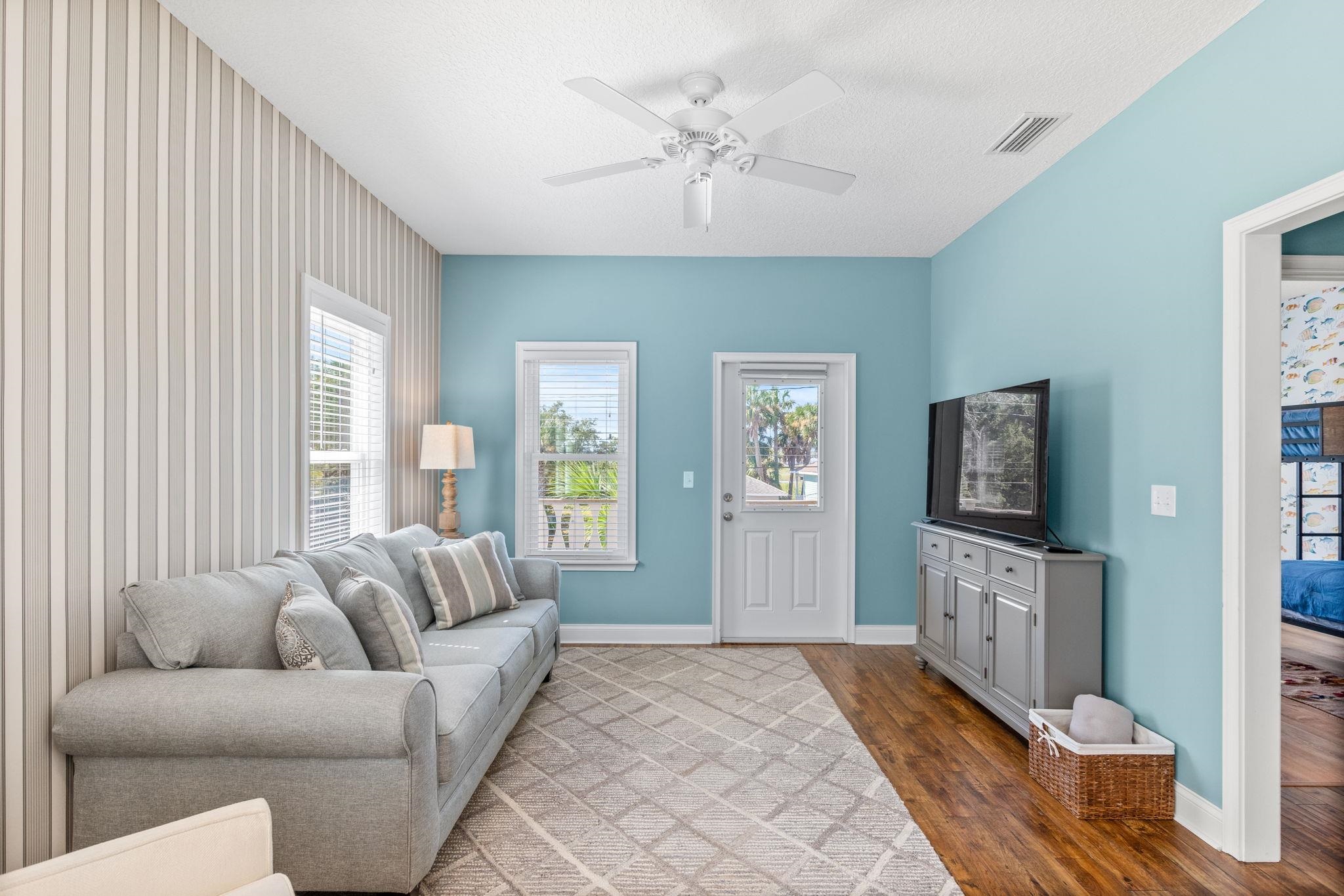 Image 7 of 100 For 251 Riberia St