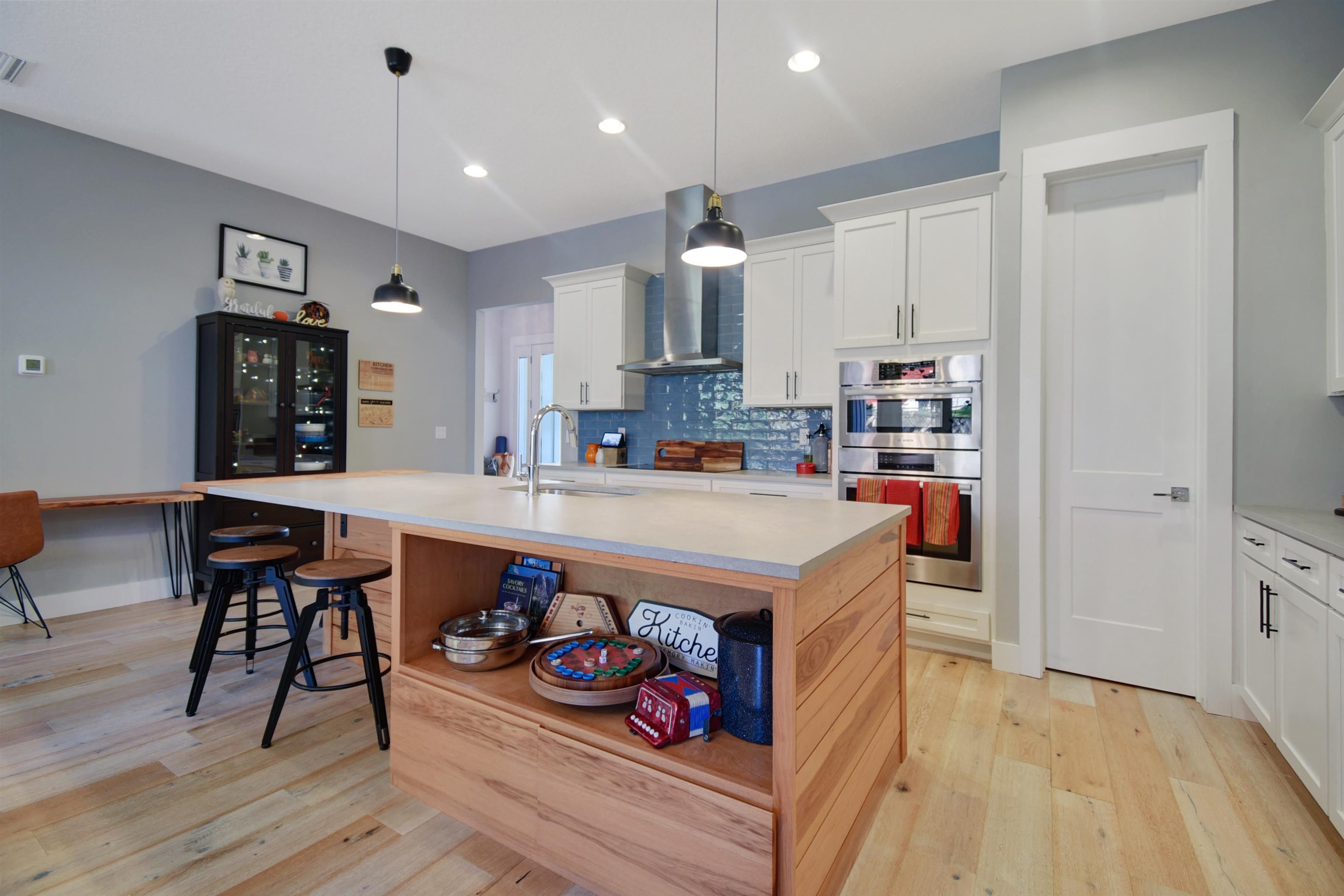 Image 11 of 51 For 110 8th St  