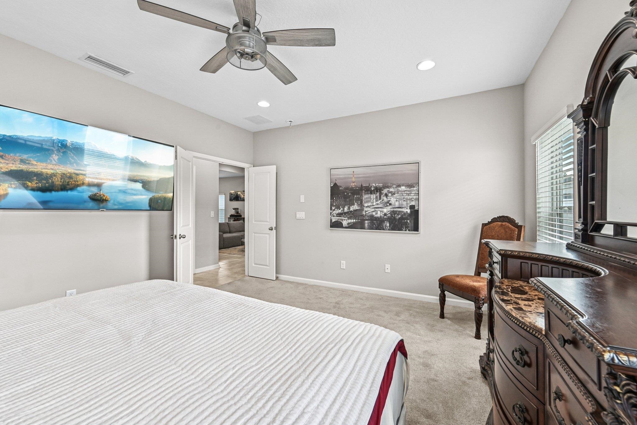 Image 18 of 51 For 75 Pinzon Place