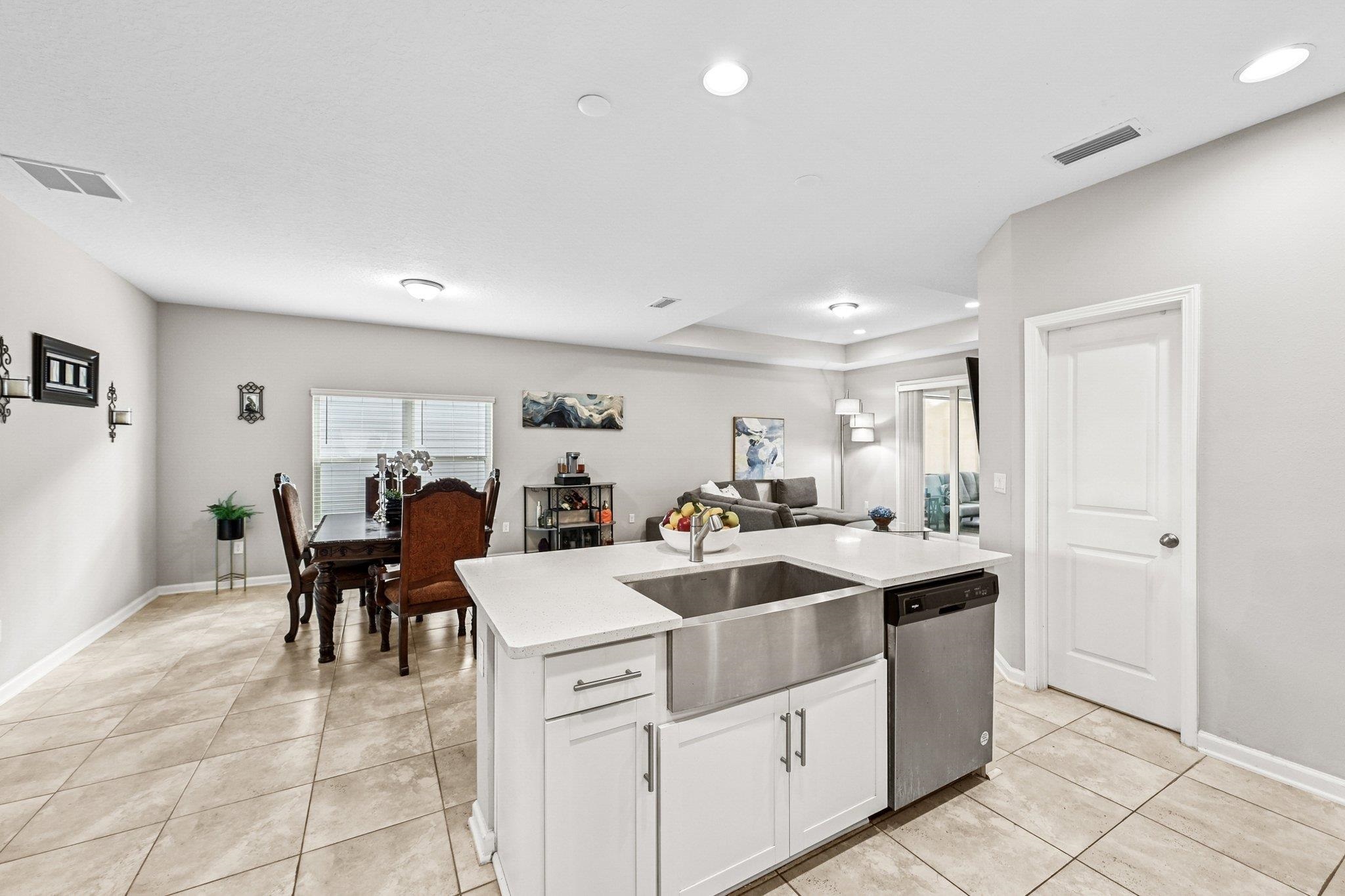 Image 7 of 51 For 75 Pinzon Place