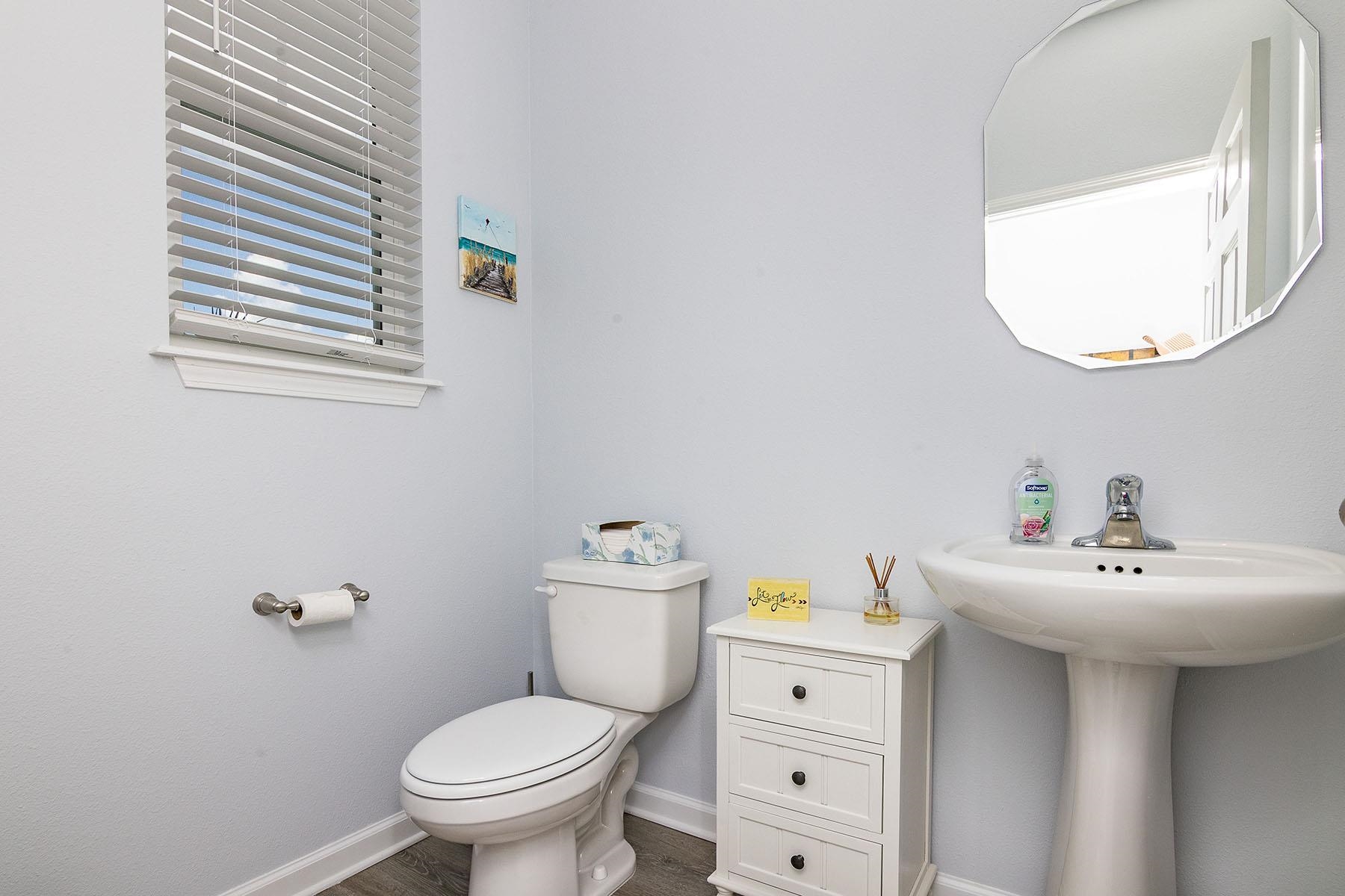 Image 17 of 49 For 74 Ridge Lake Rd