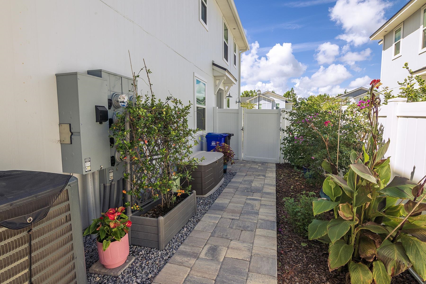 Image 8 of 49 For 74 Ridge Lake Rd