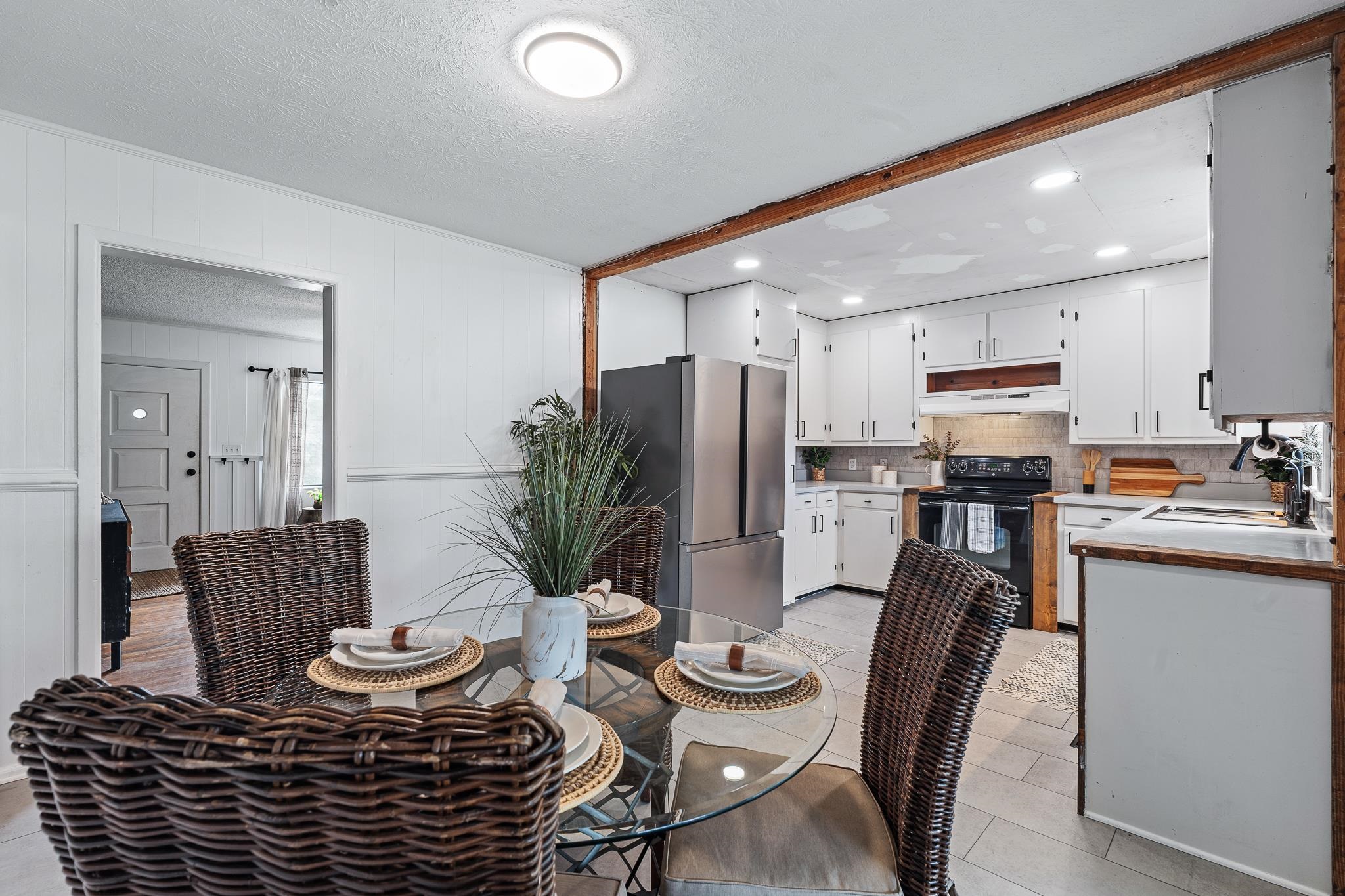 Image 15 of 32 For 5829 Cherry Laurel Dr