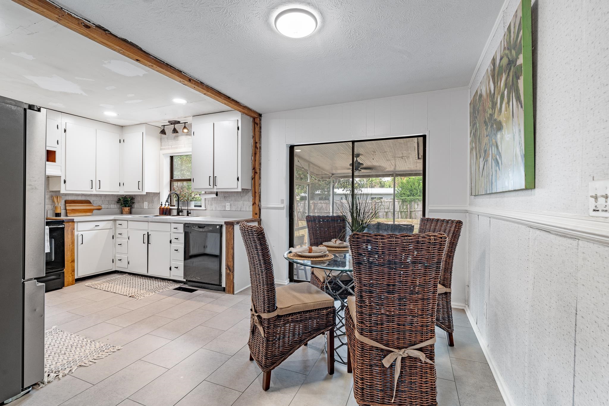 Image 16 of 32 For 5829 Cherry Laurel Dr